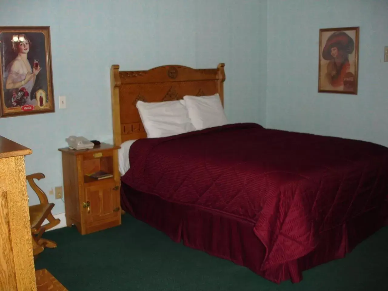 Bed in Georgetown Mountain Inn