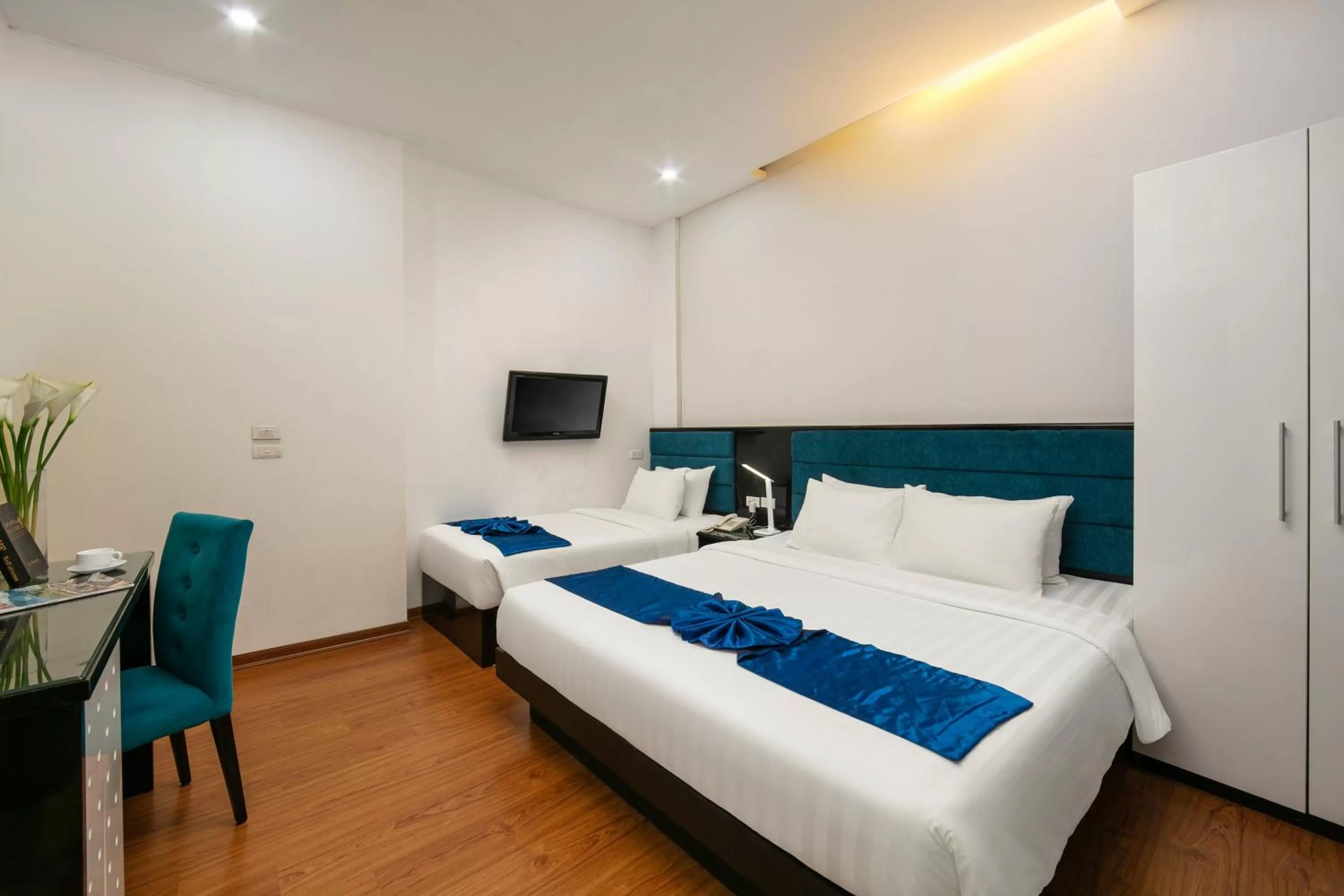 Bed in Diamond Legend Hotel