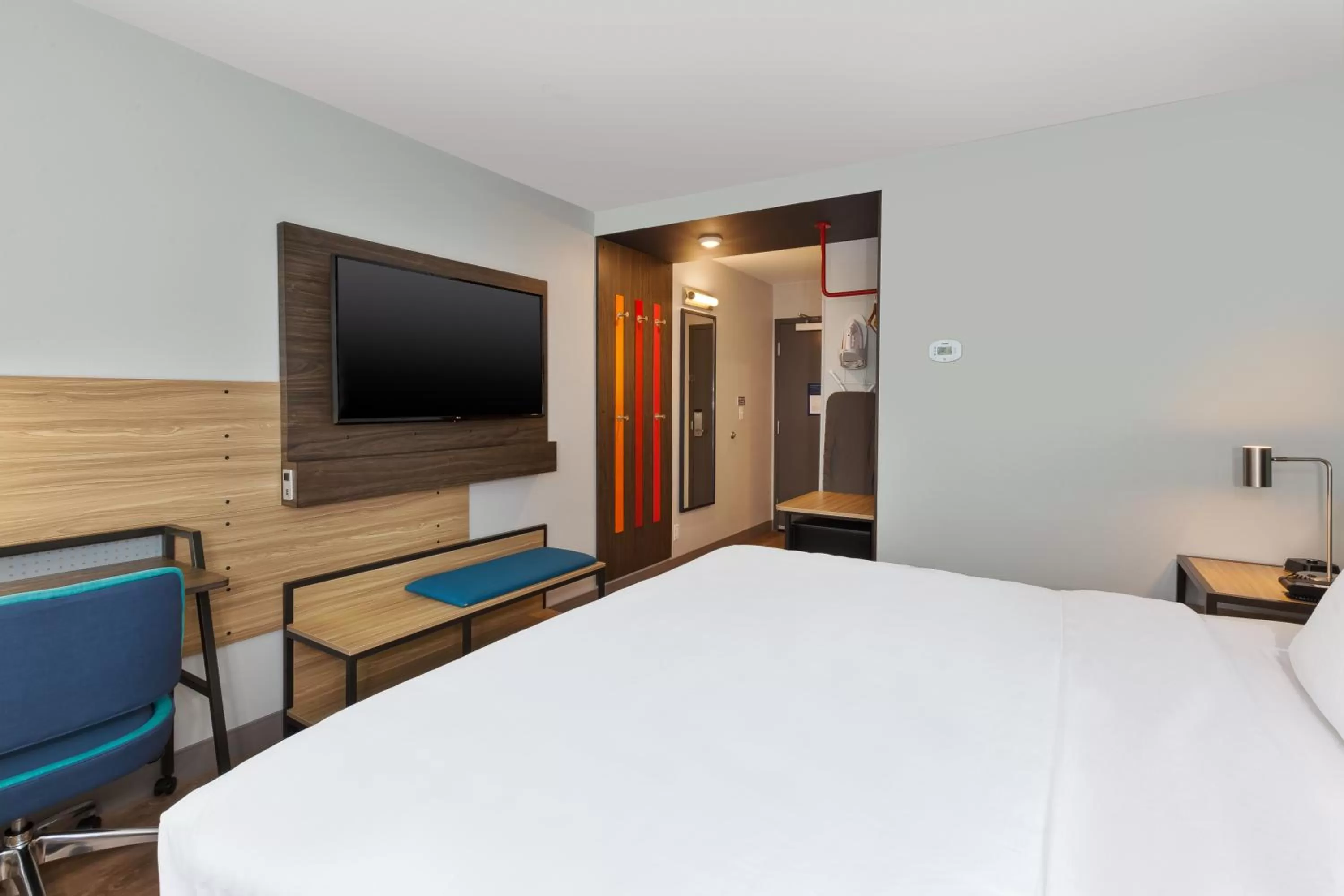 Bed in Tru By Hilton Comstock Park Grand Rapids, MI