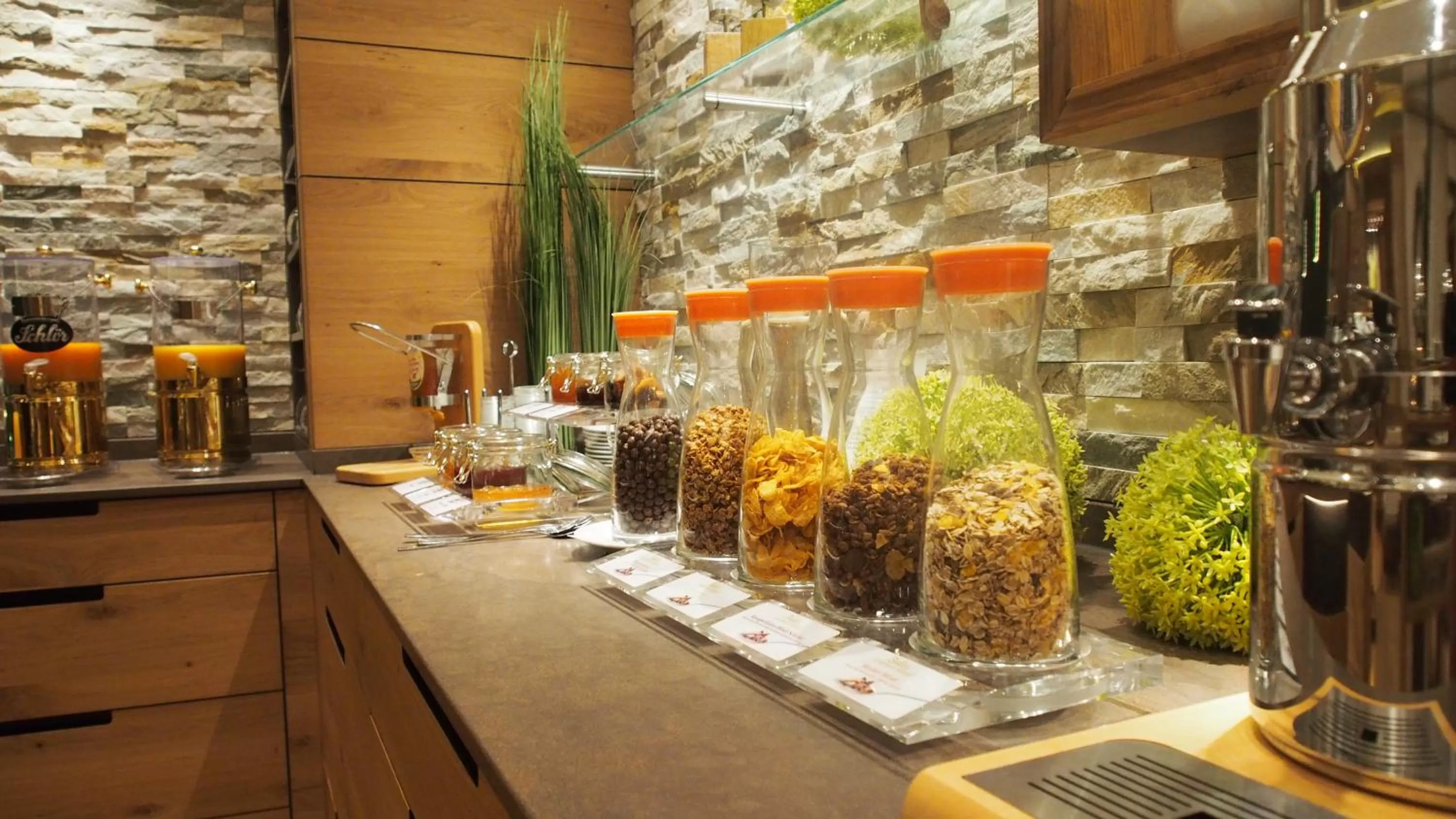 Buffet breakfast in Hotel-Restaurant Bierhäusle