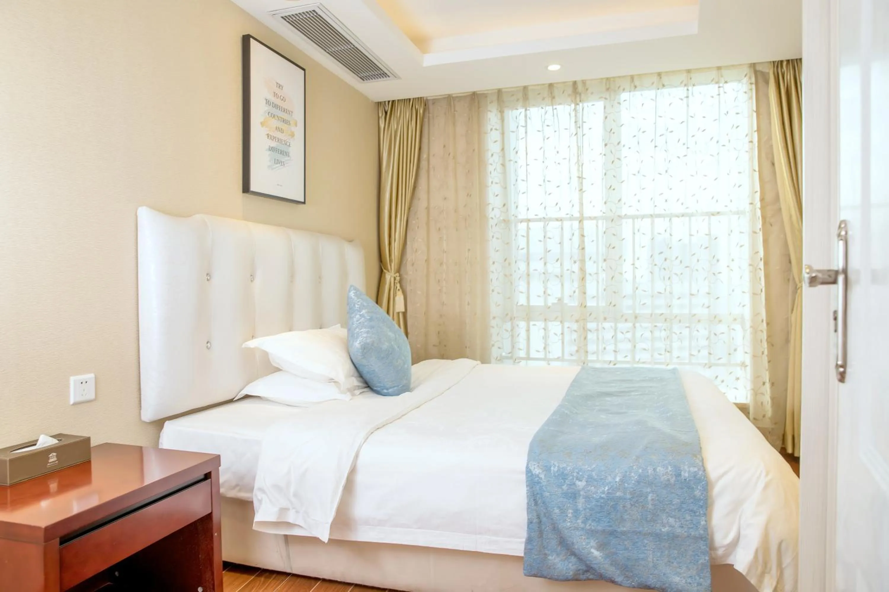 Photo of the whole room, Bed in Guangzhou Pengman Apartment Zhengjia Huanshi Branch