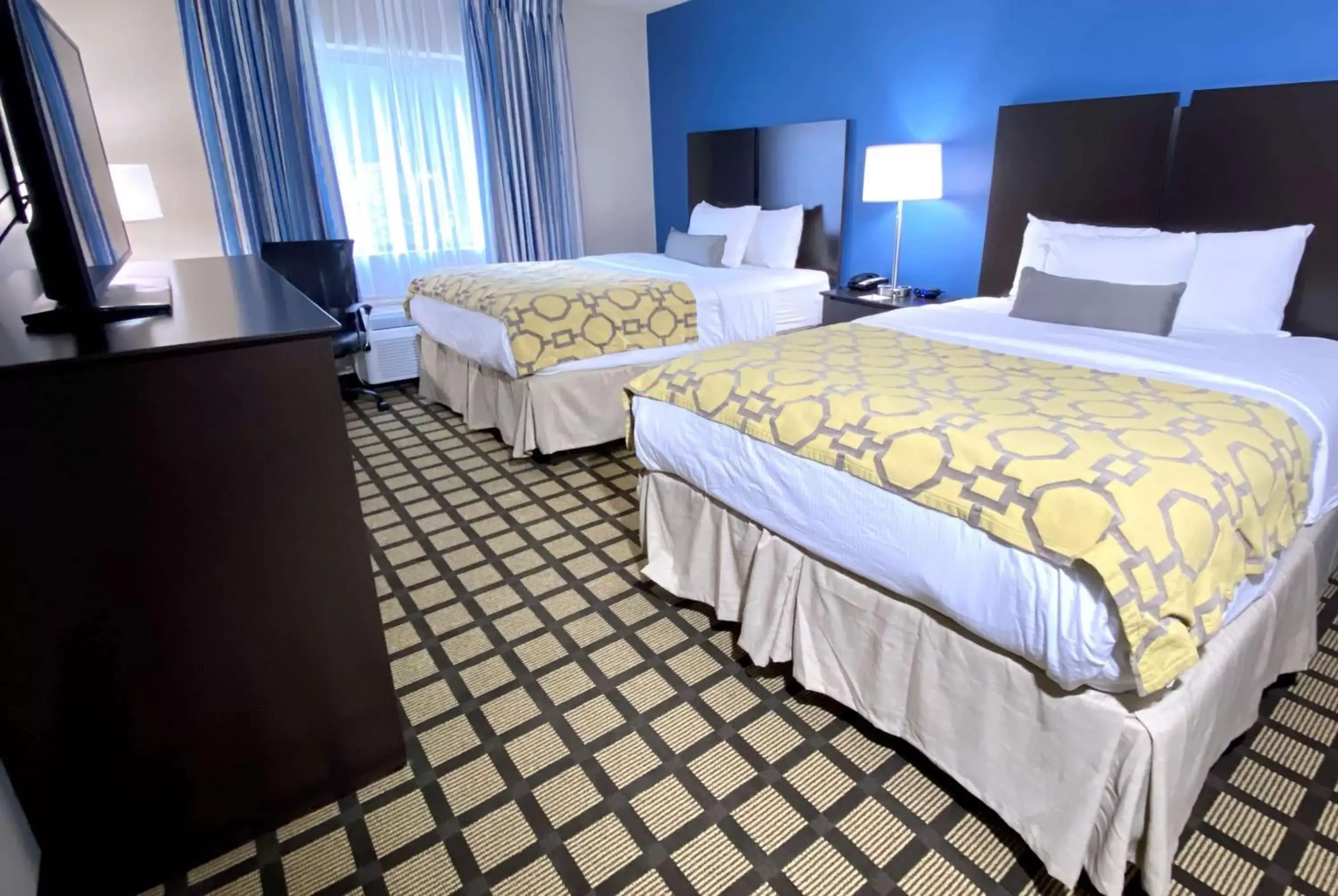 Photo of the whole room, Bed in Baymont by Wyndham Latham Albany Airport
