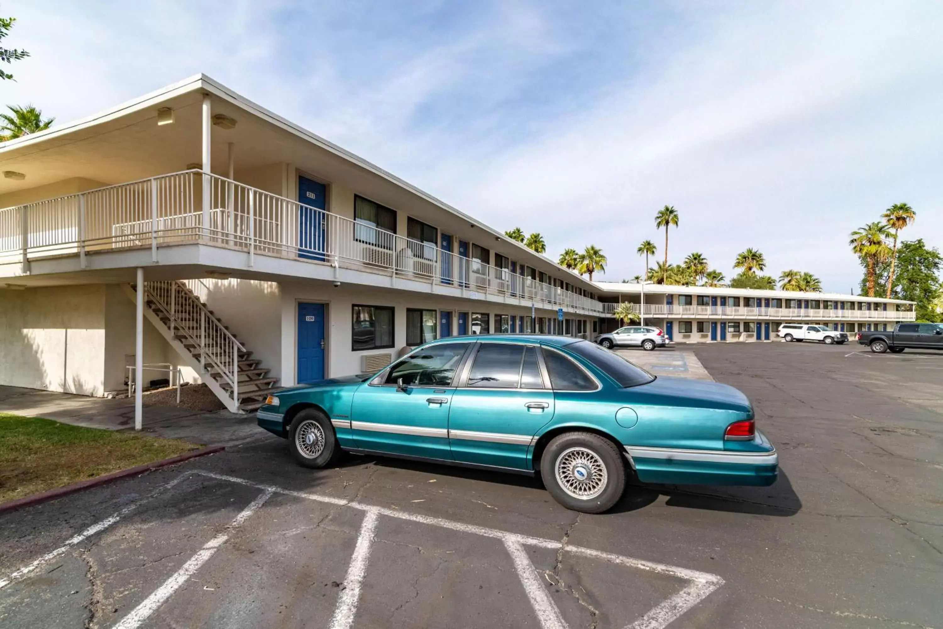 Property Building in Motel 6-Palm Springs, CA - East - Palm Canyon