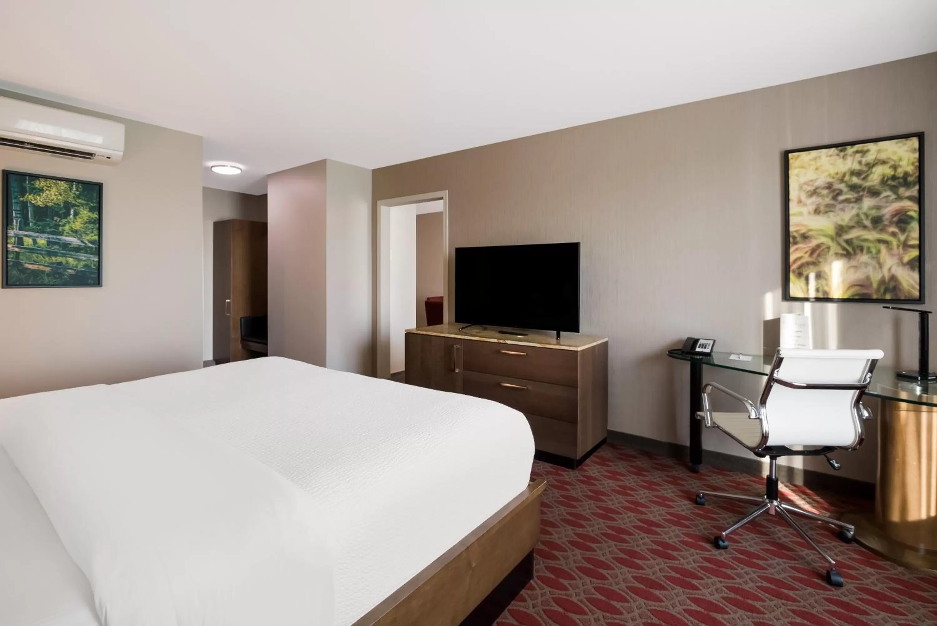 Bedroom, Bed in Hotel 11, MOD A Sonesta Collection