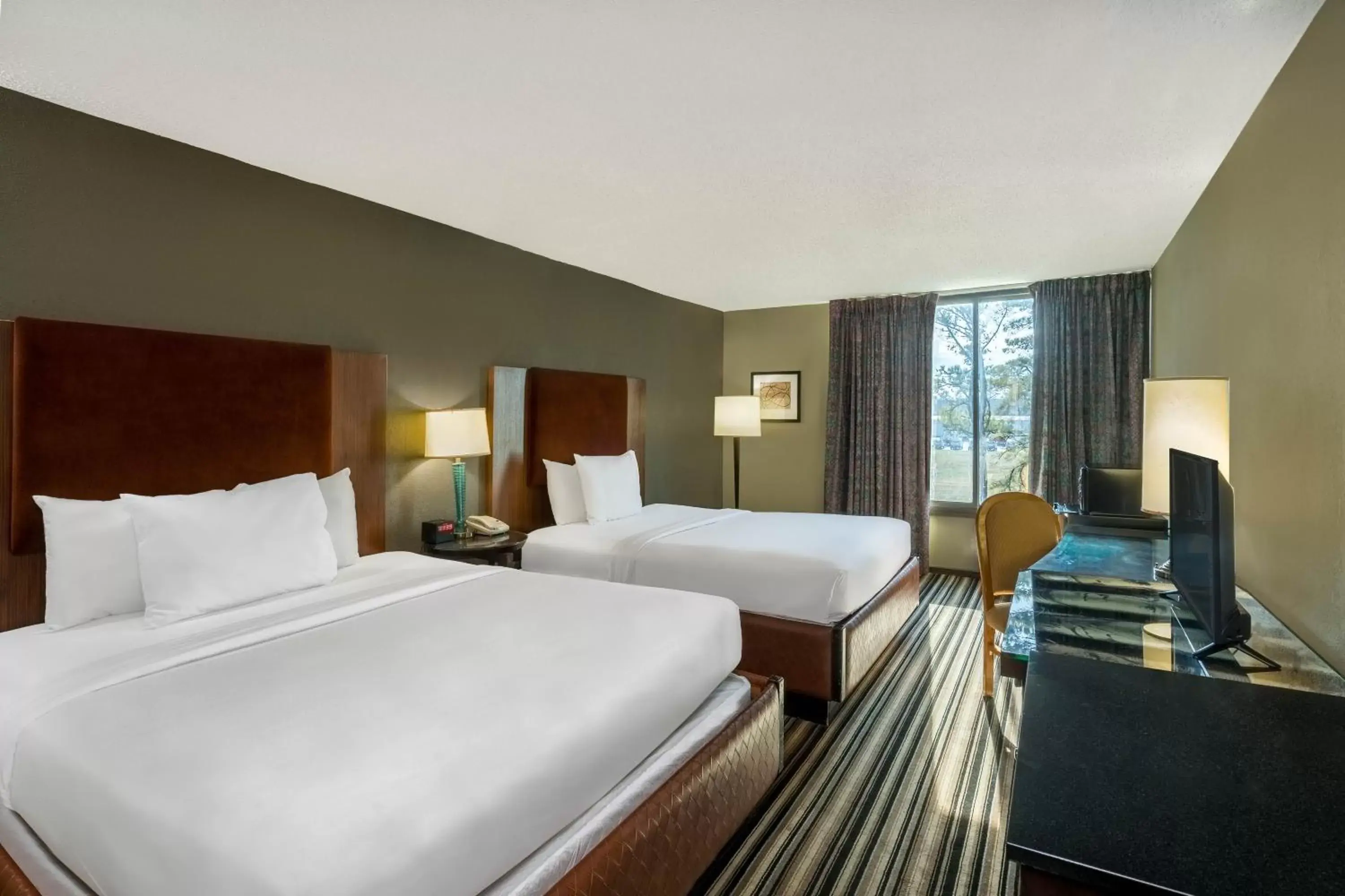 Photo of the whole room, Bed in Travelodge by Wyndham Memphis Airport/Graceland