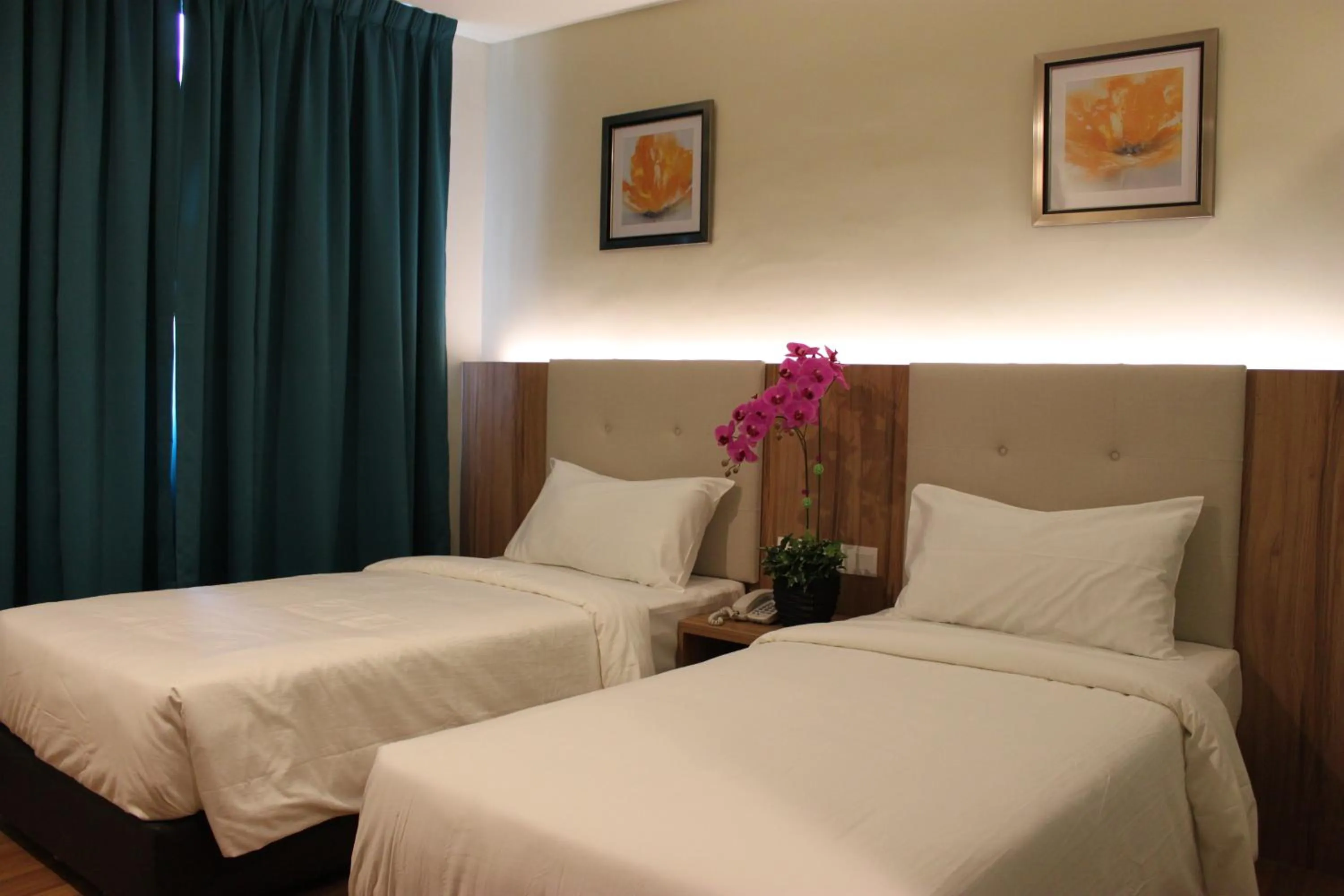 Photo of the whole room, Bed in BIG M Hotel