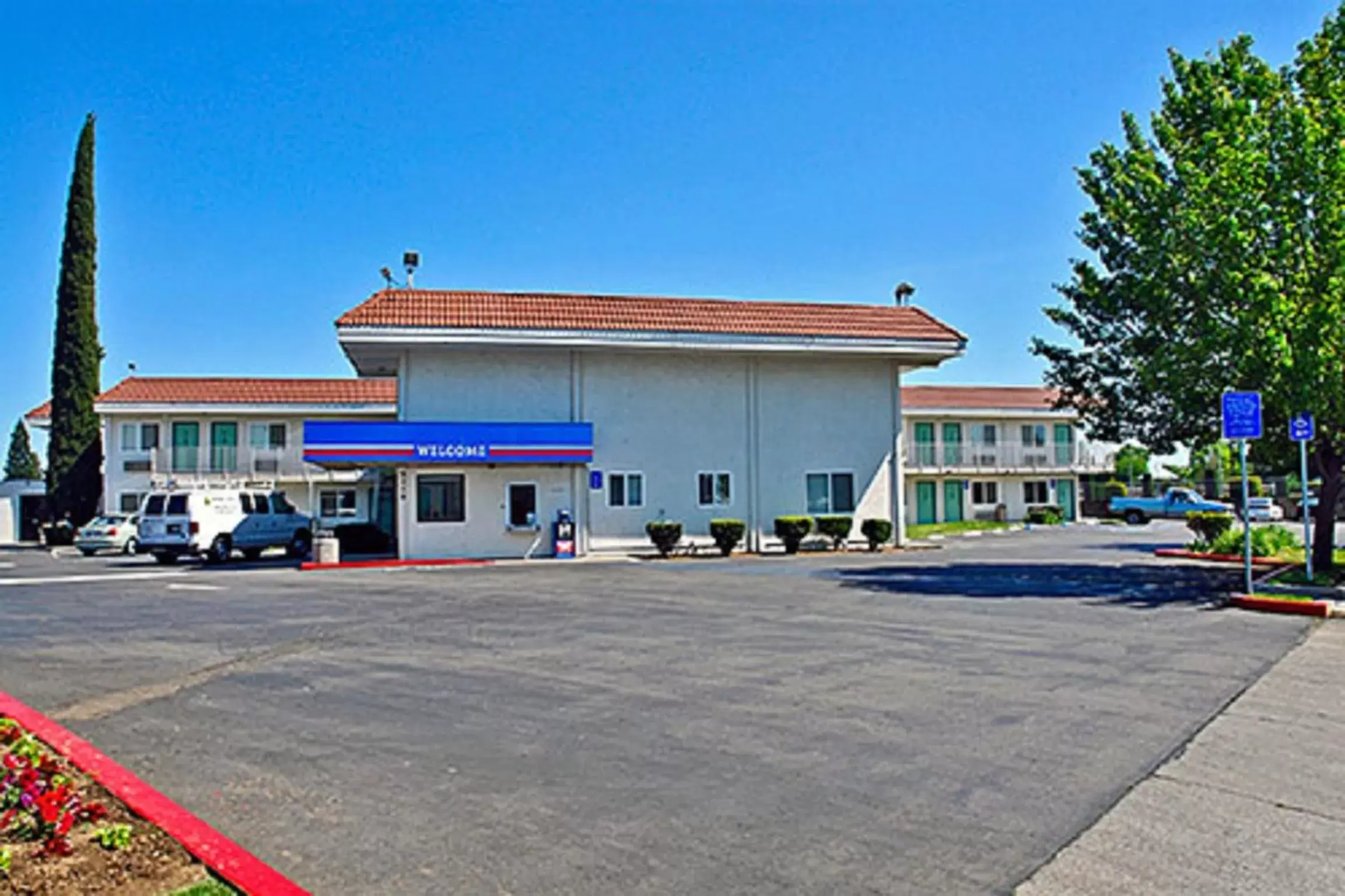 Property Building in Motel 6-Sacramento, CA - North