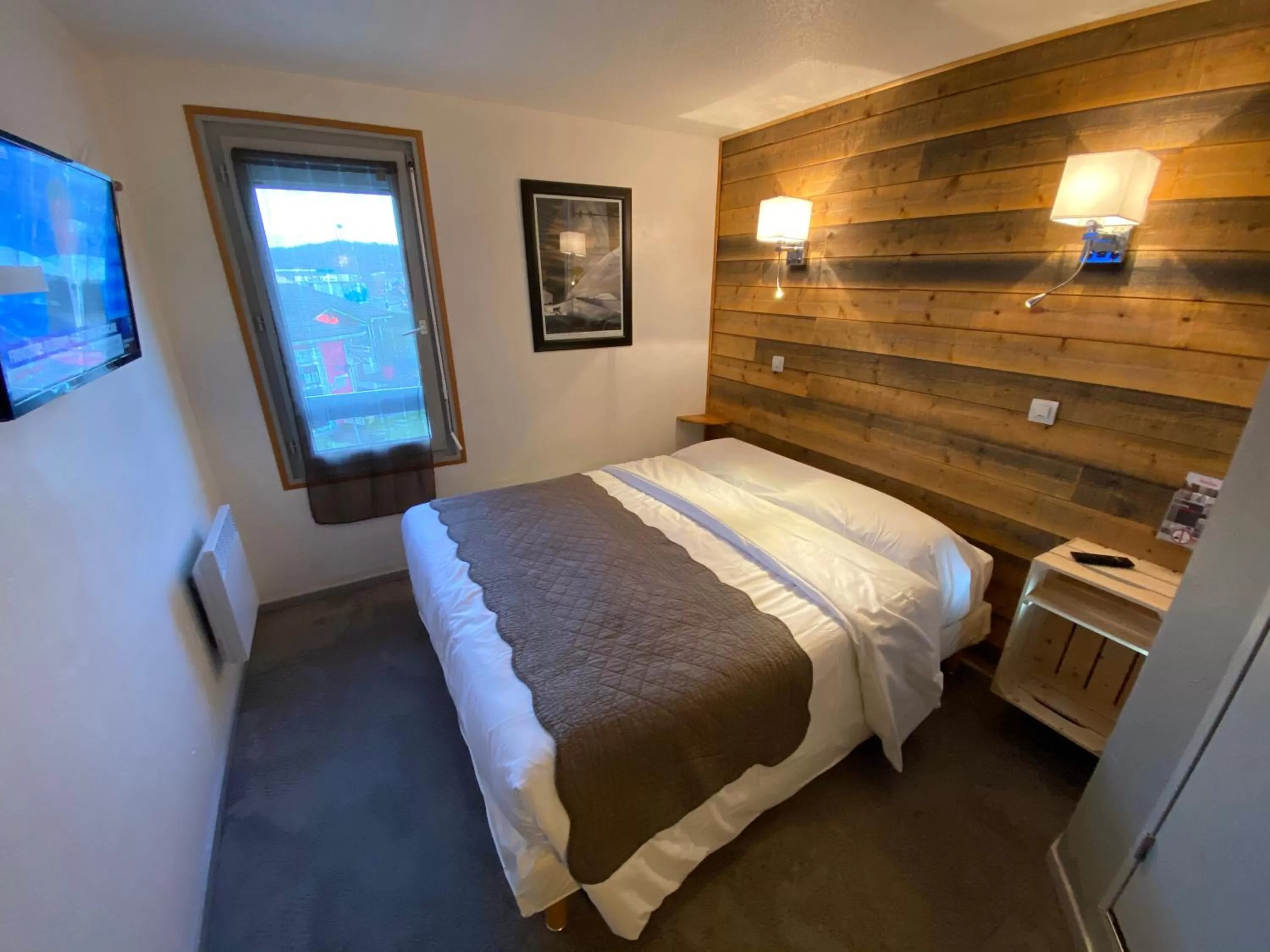 Photo of the whole room, Bed in Fasthotel Chambéry