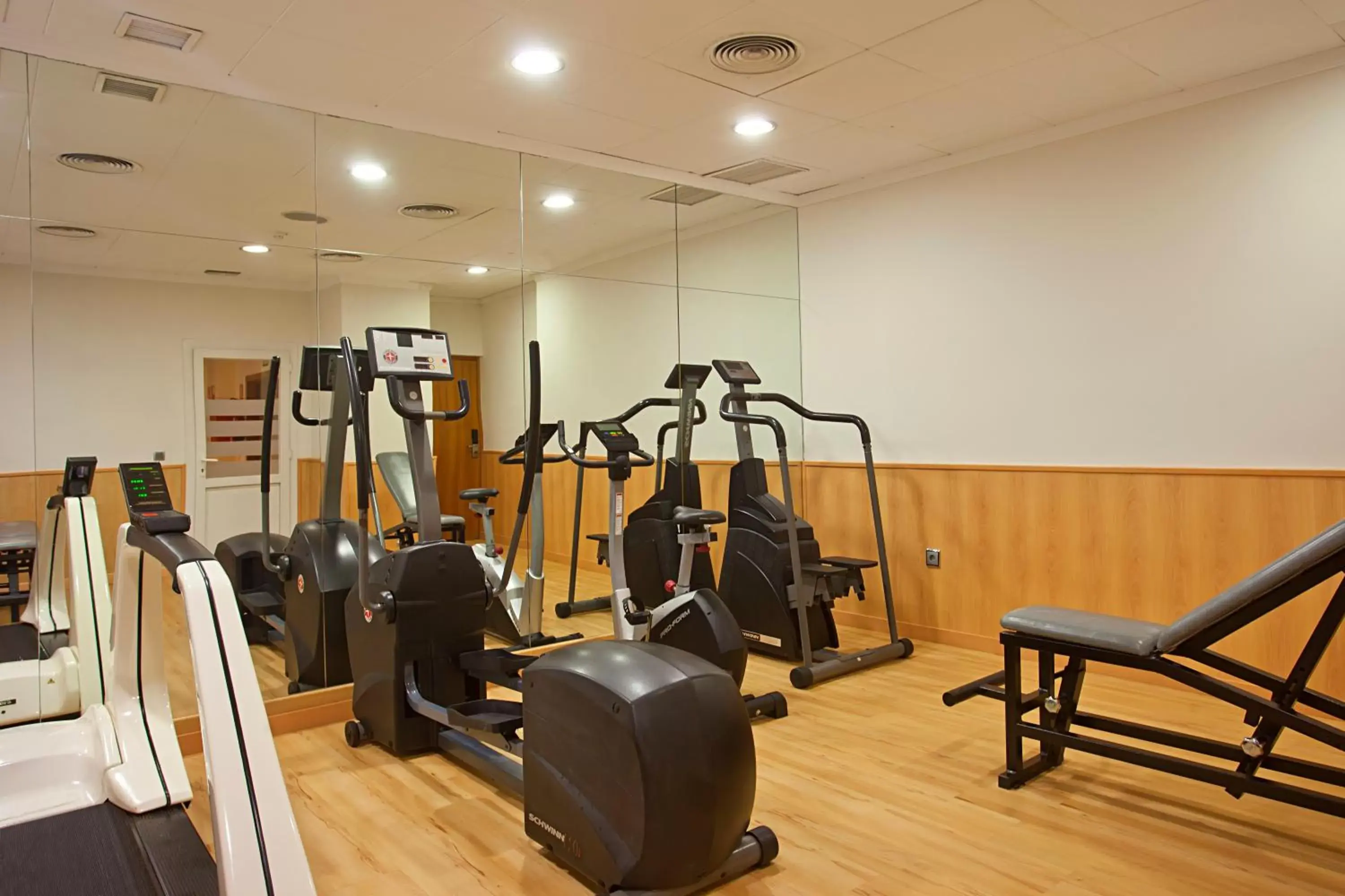 Fitness centre/facilities, Fitness Center/Facilities in Ilunion Les Corts Spa