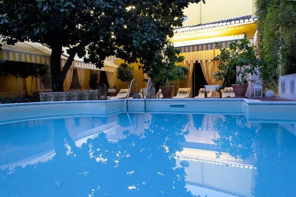 Swimming Pool in Palazzo Cherubini - Wellness e Spa