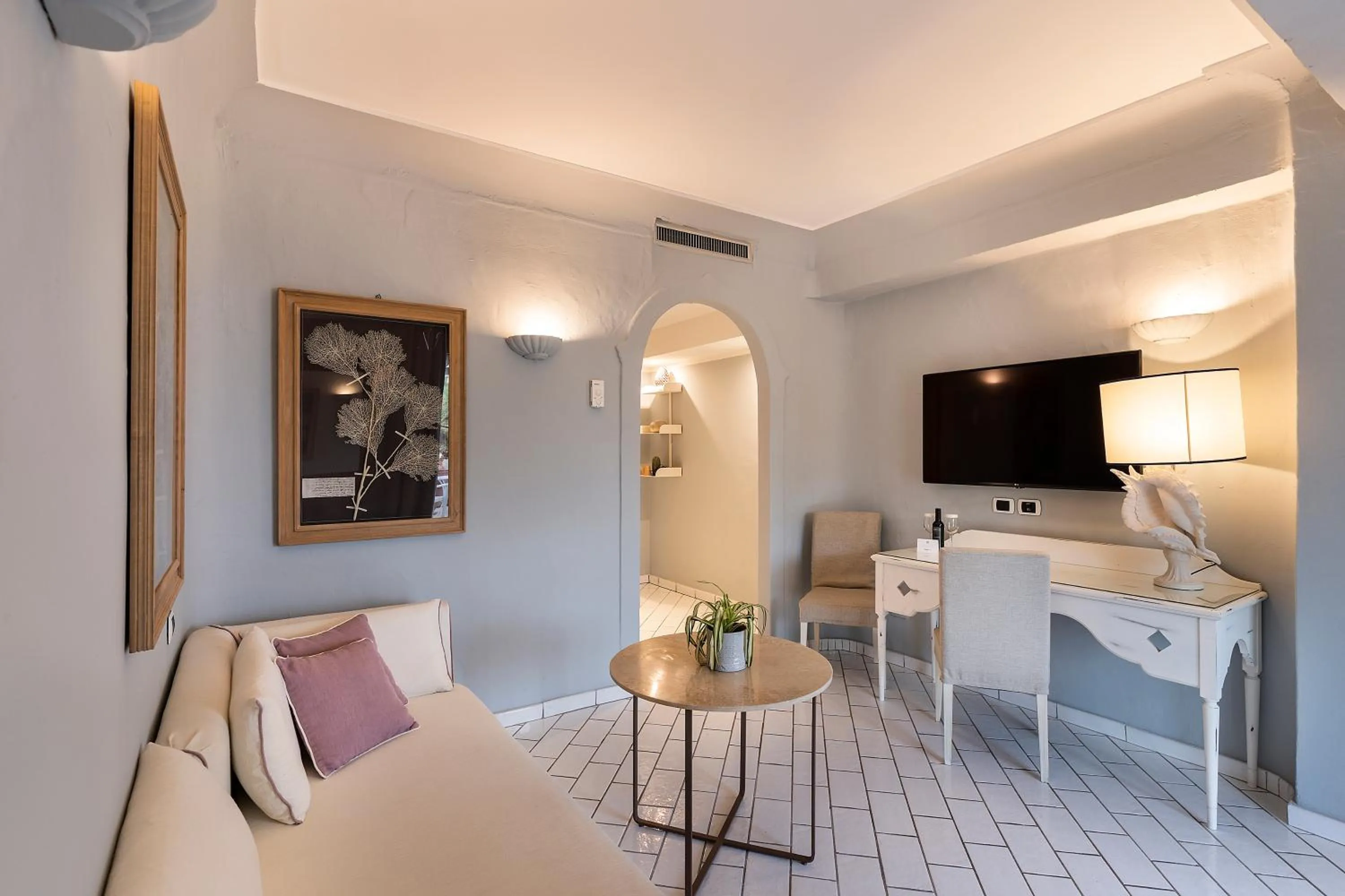 TV and multimedia in Therasia Resort Sea and SPA - The Leading Hotels of the World