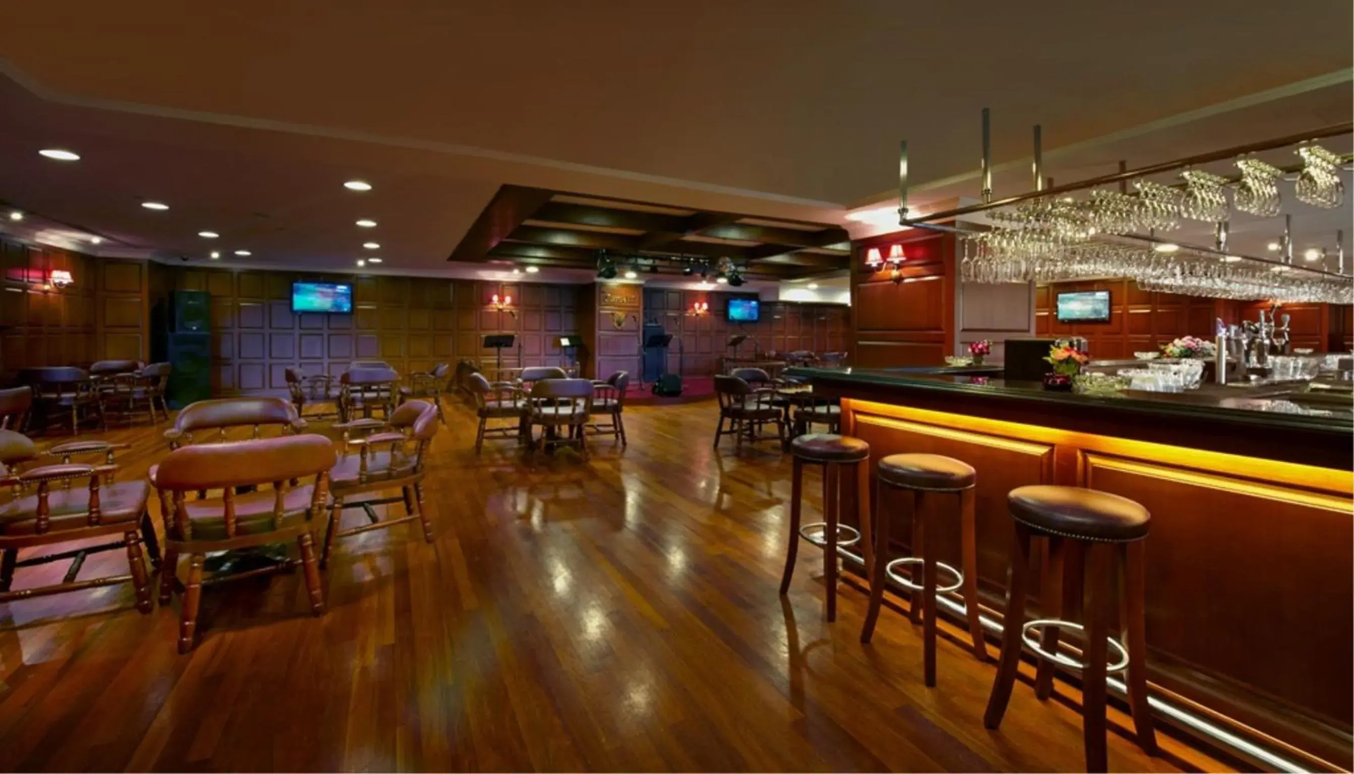 Lounge or bar in Royale Chulan Damansara Lounge or bar in Royale Chulan Damansara