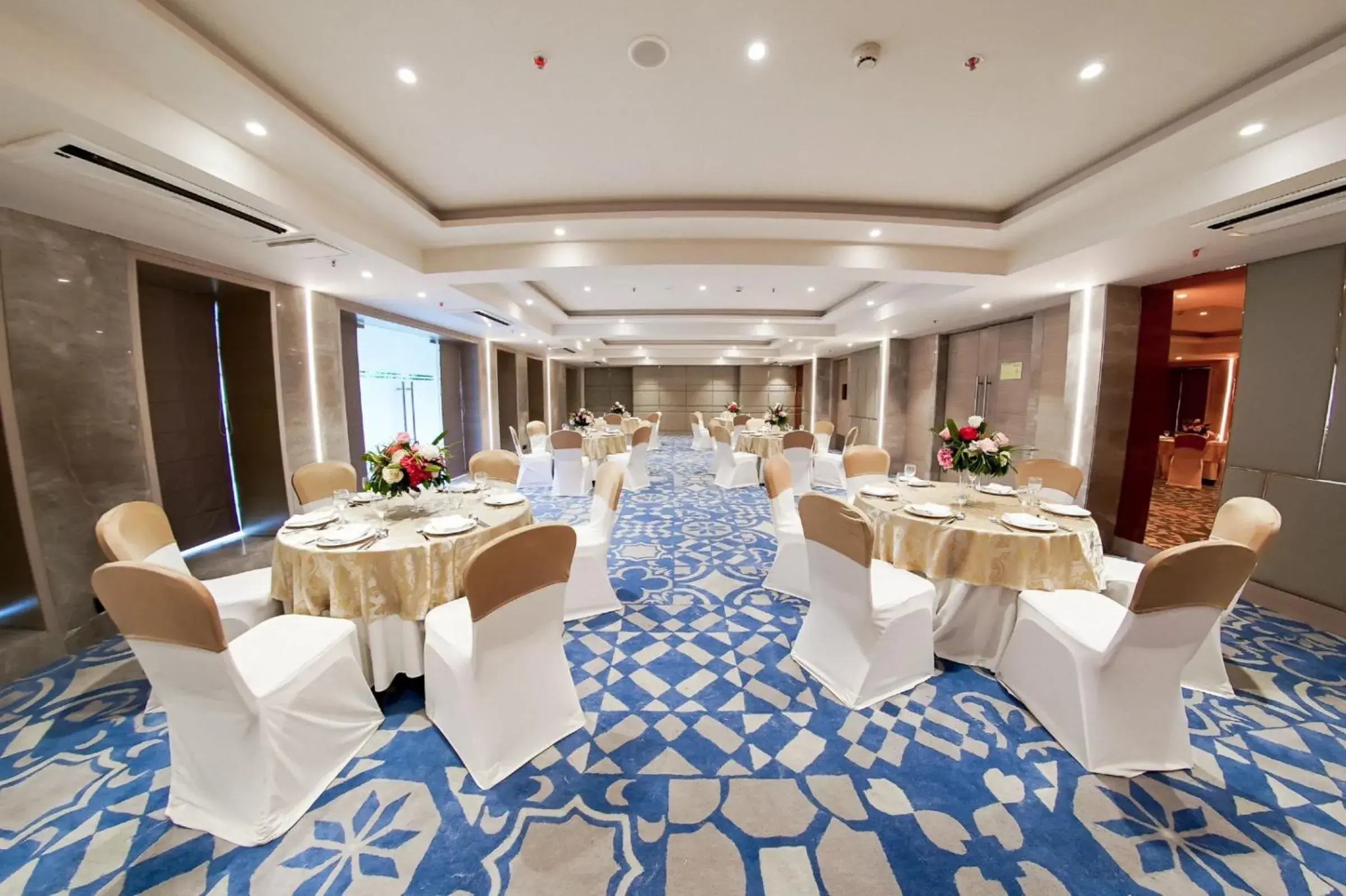 Banquet Facilities in Golden Tulip Lucknow