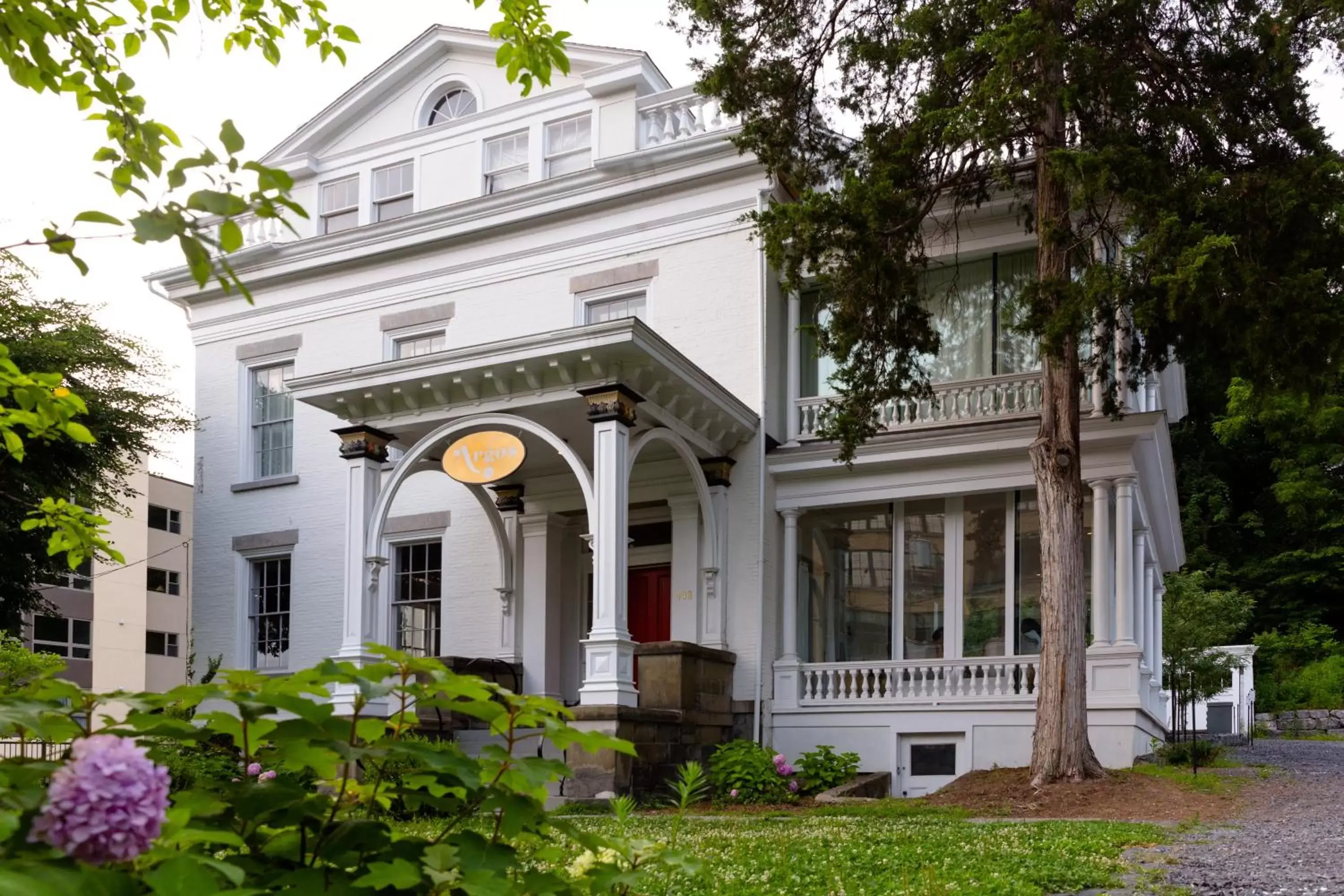 Facade/entrance, Property Building in Argos Inn - Ithaca's Boutique Hotel