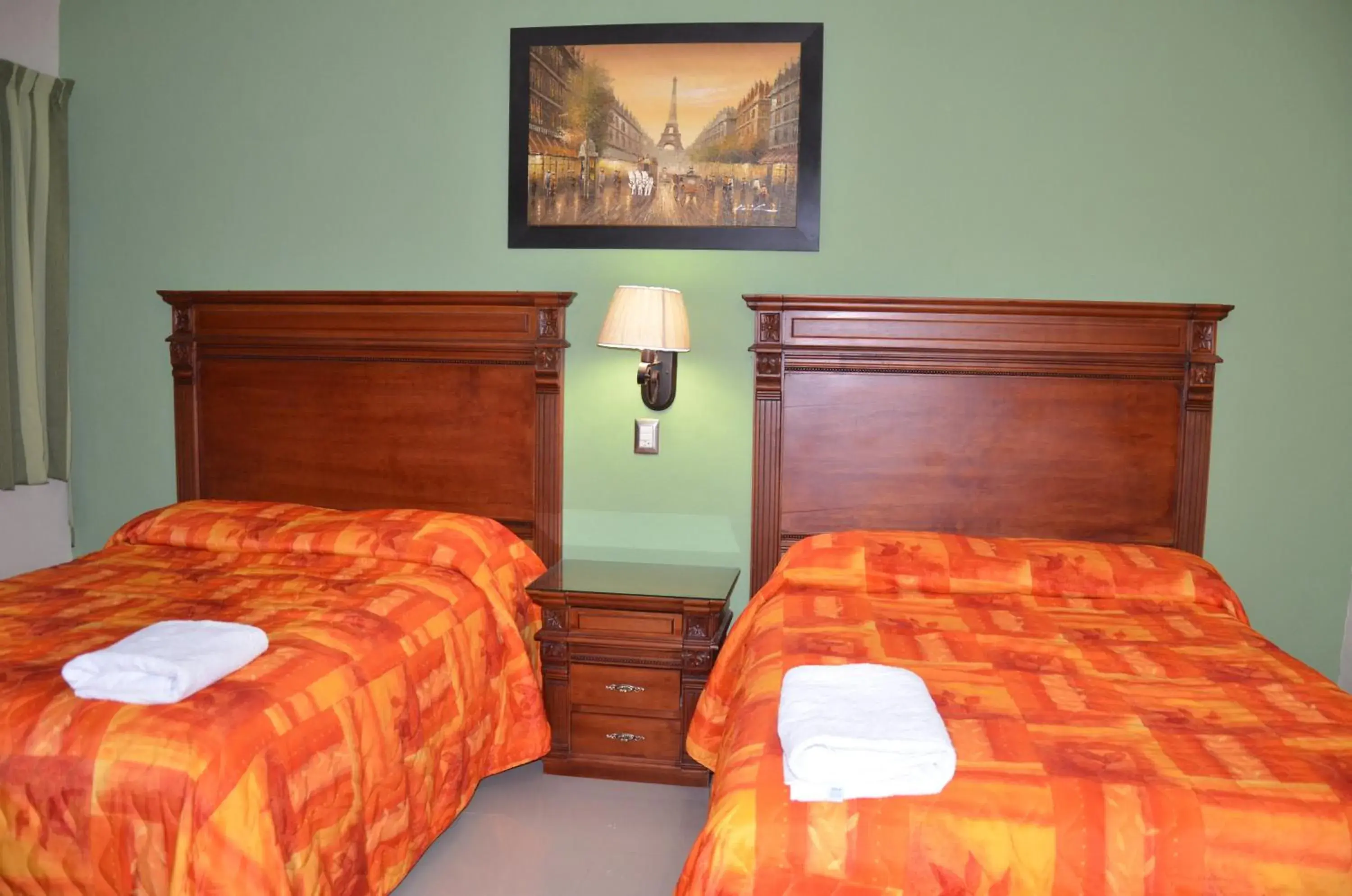 Bedroom, Bed in Terracota Corner Rooms