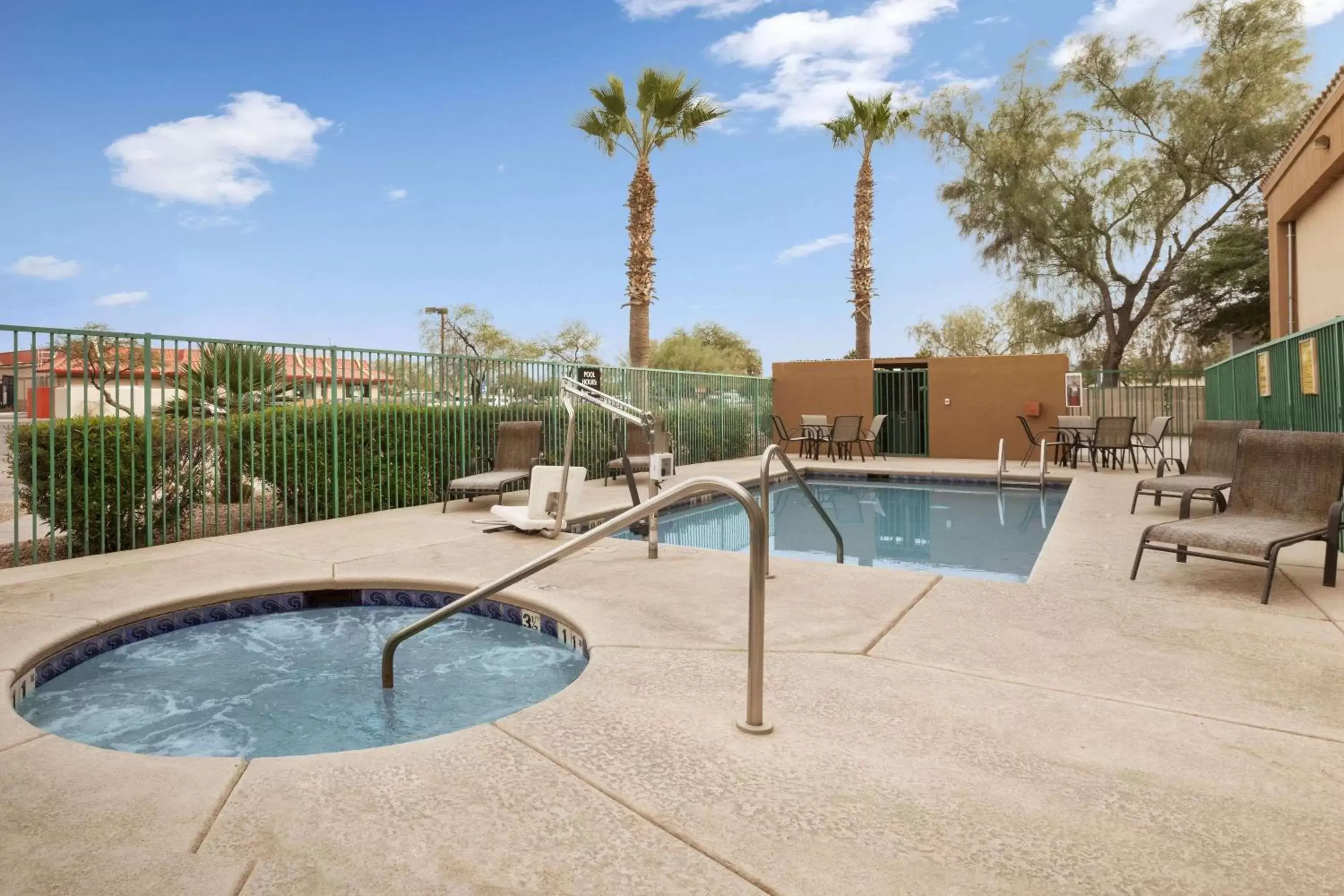 On site, Swimming Pool in Super 8 by Wyndham Marana/Tucson Area