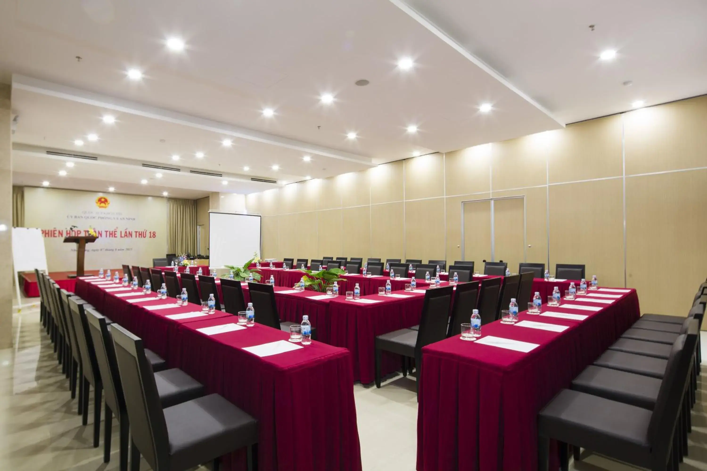 Banquet/Function facilities in Dendro Gold Hotel