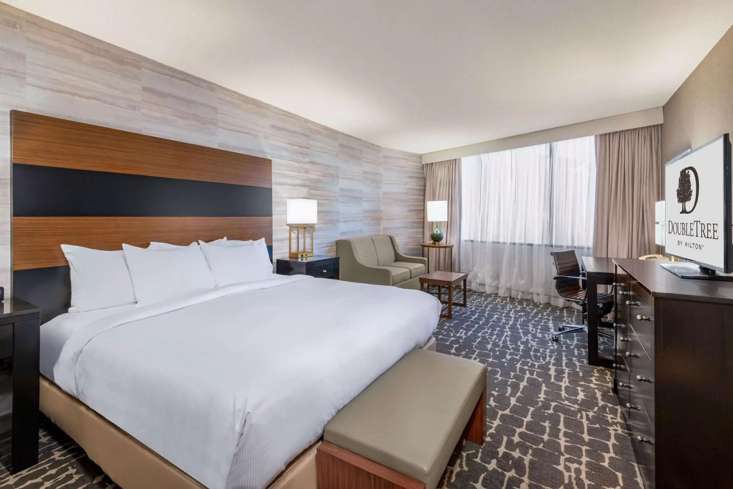 Bedroom, Bed in DoubleTree by Hilton Hotel Denver - Aurora