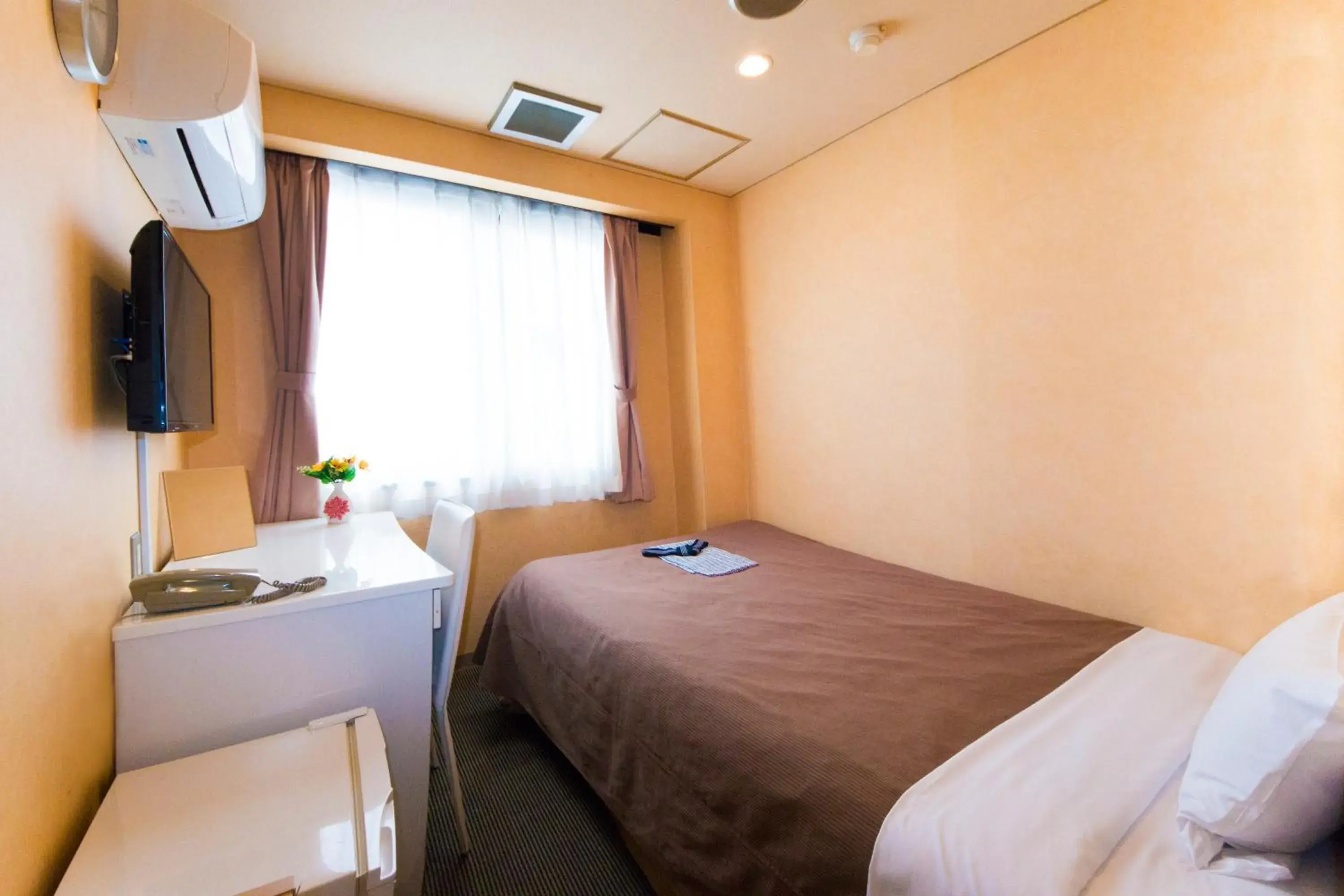 Photo of the whole room, Bed in Hotel Kazusa