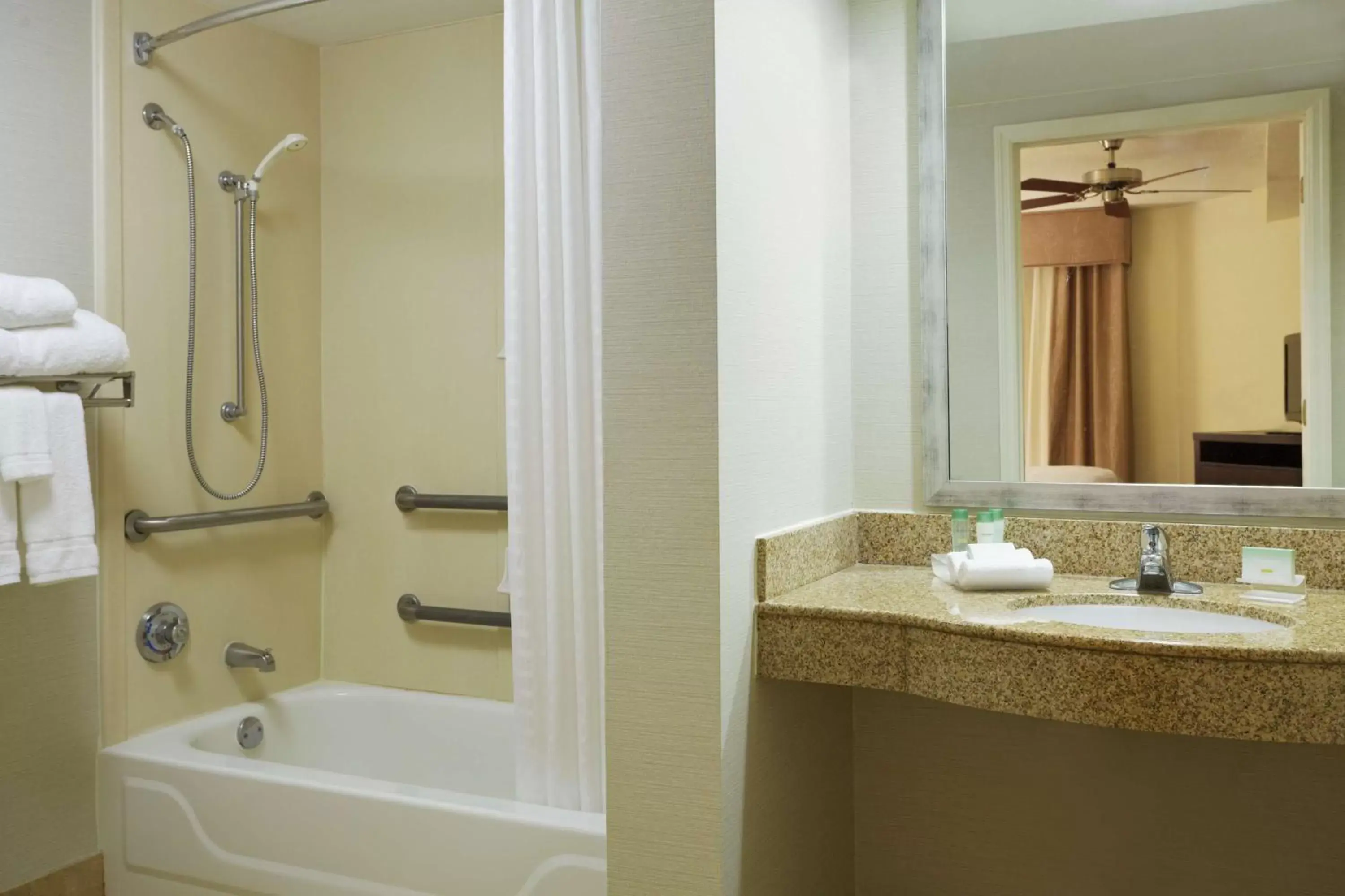 King Room with Bath Tub - Disability Access and Hearing Accessible/Non-Smoking in Homewood Suites by Hilton Raleigh-Durham Airport at RTP