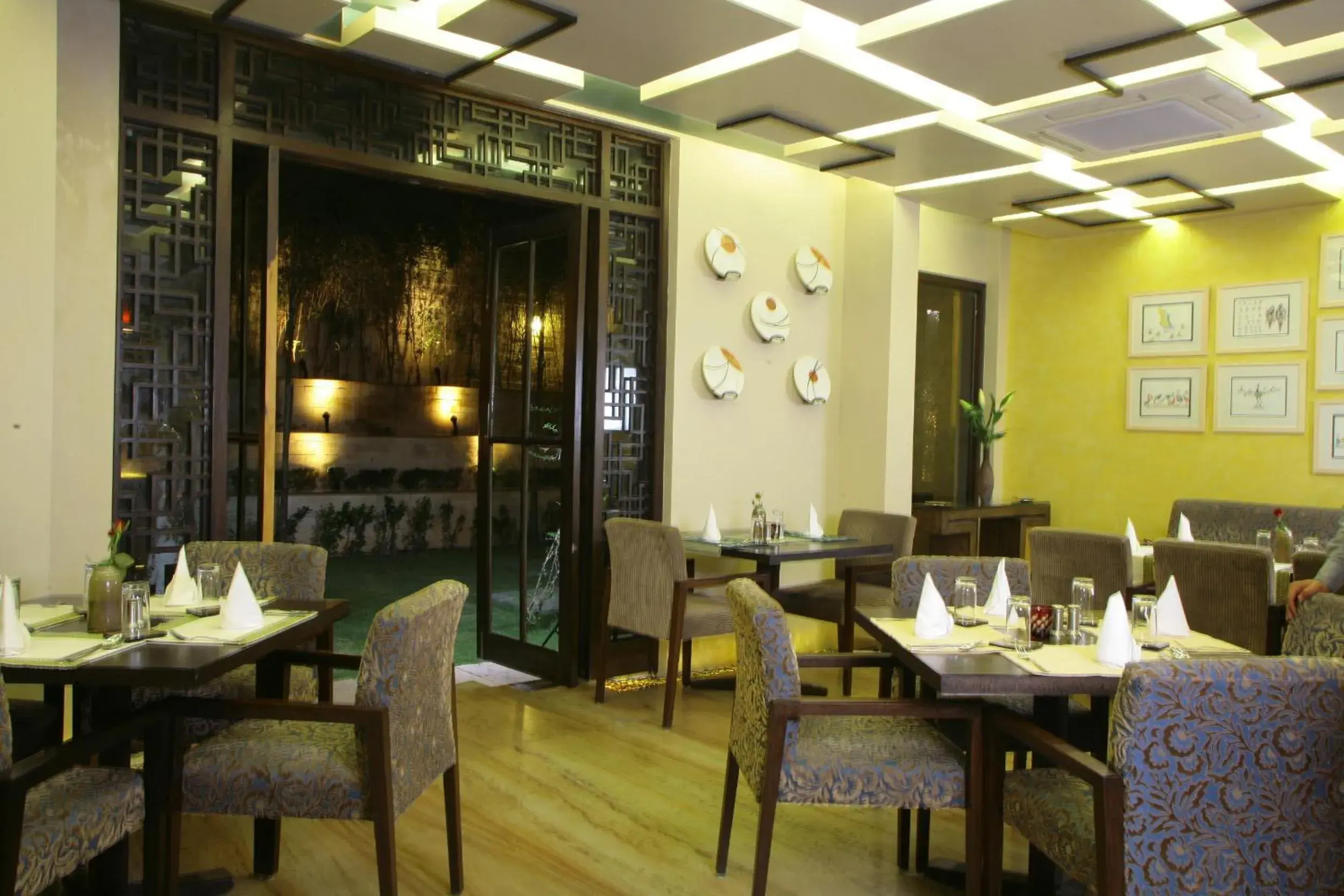 Restaurant/Places to Eat in juSTa Gurgaon