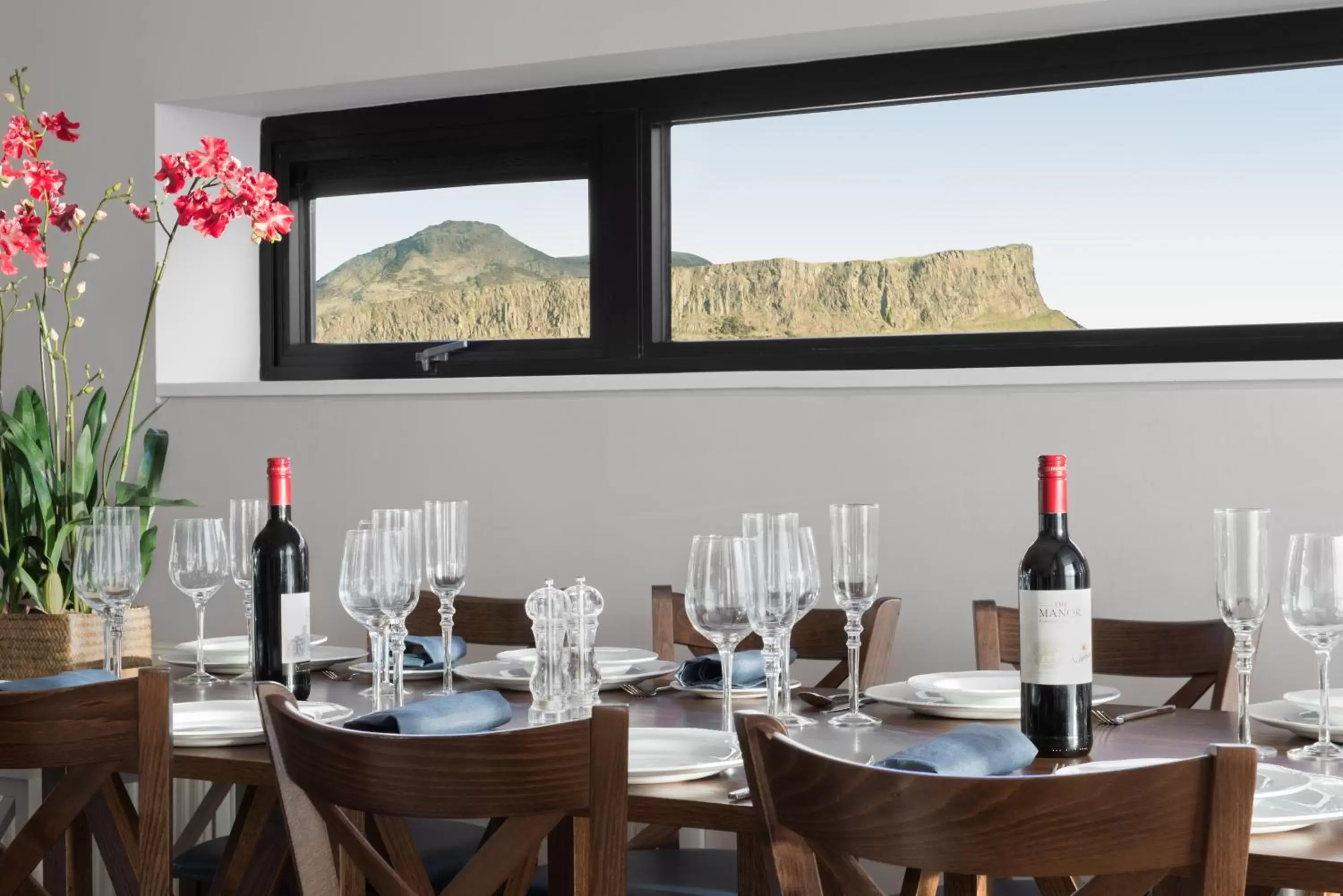 Dining area in Princes Street Suites