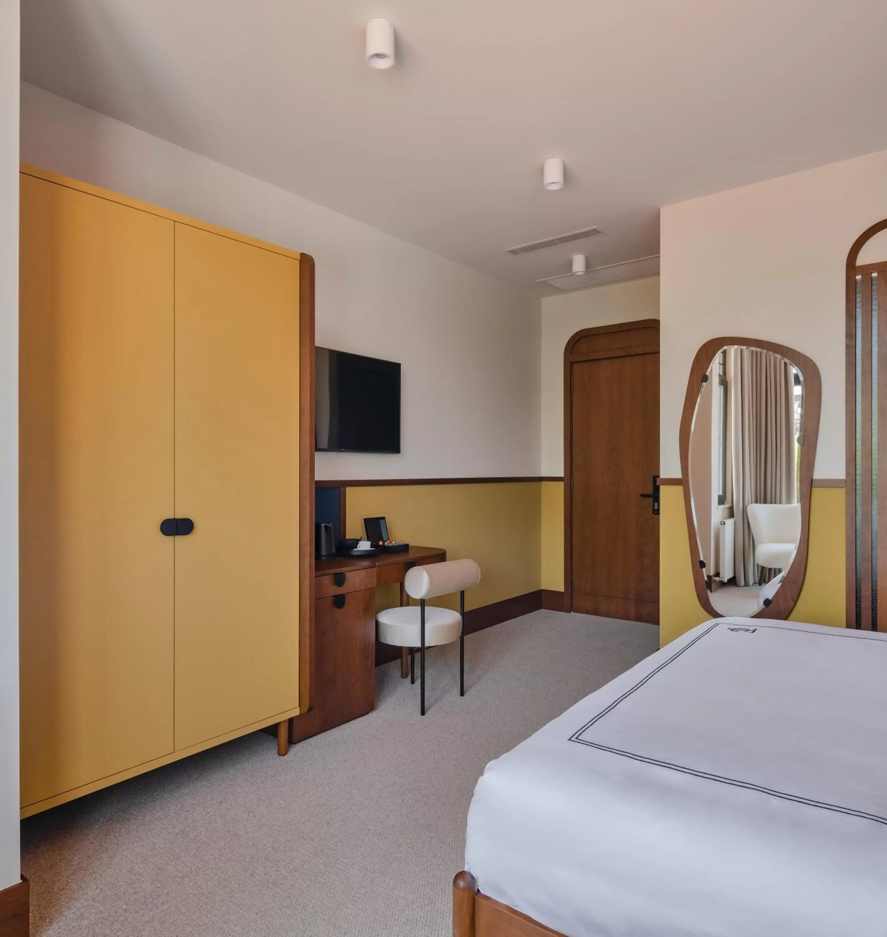 Photo of the whole room, Bed in GentleTom Photo of the whole room, Bed in GentleTom