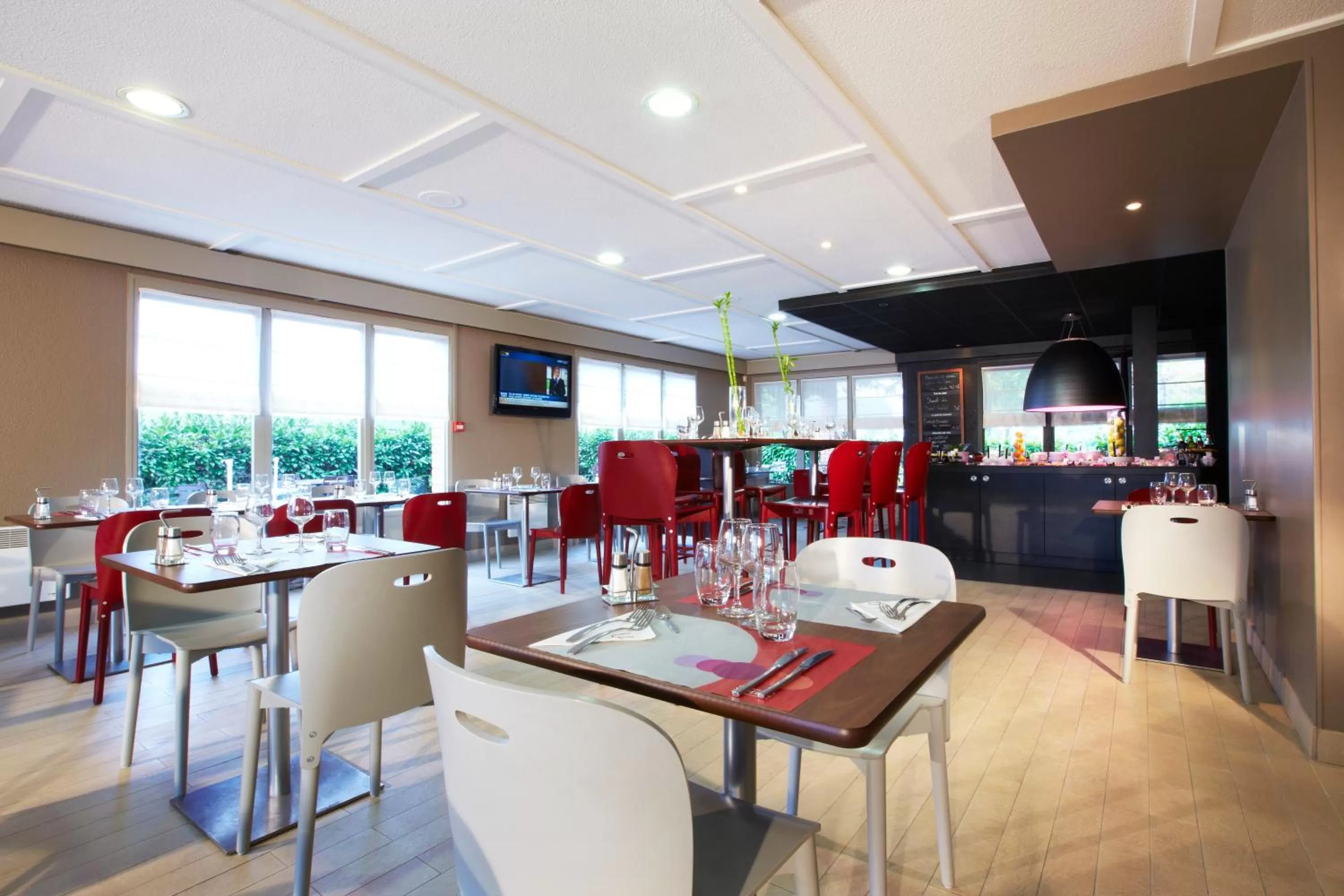 Restaurant/places to eat in Campanile Rouen Est - Franqueville Saint Pierre