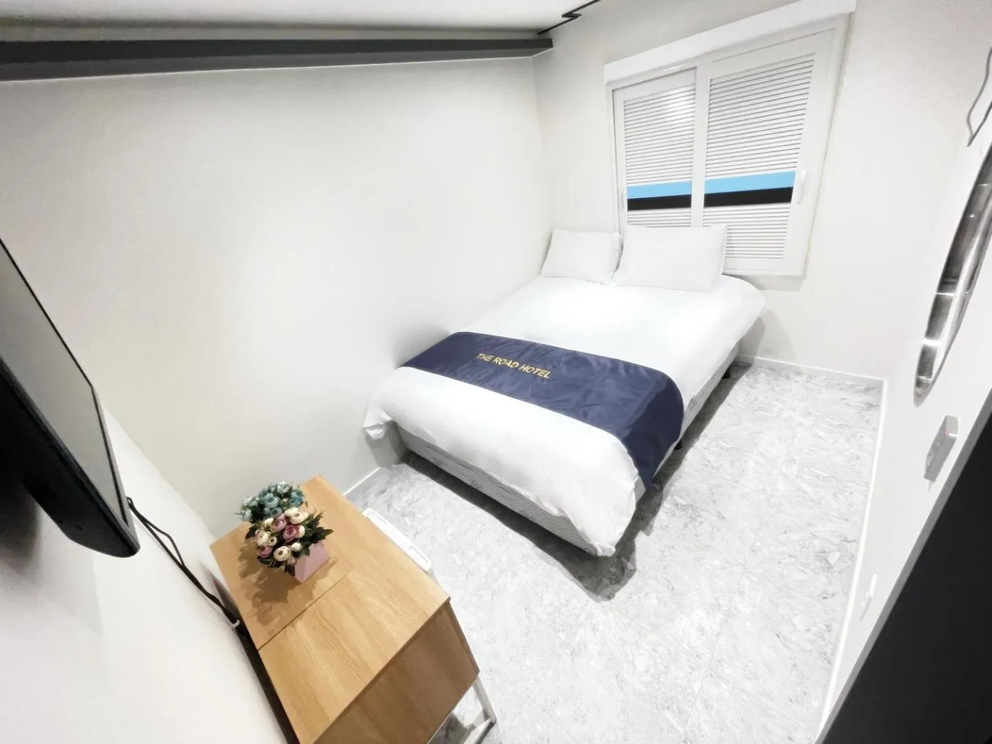 Decorative detail, Bed in The Road Hotel