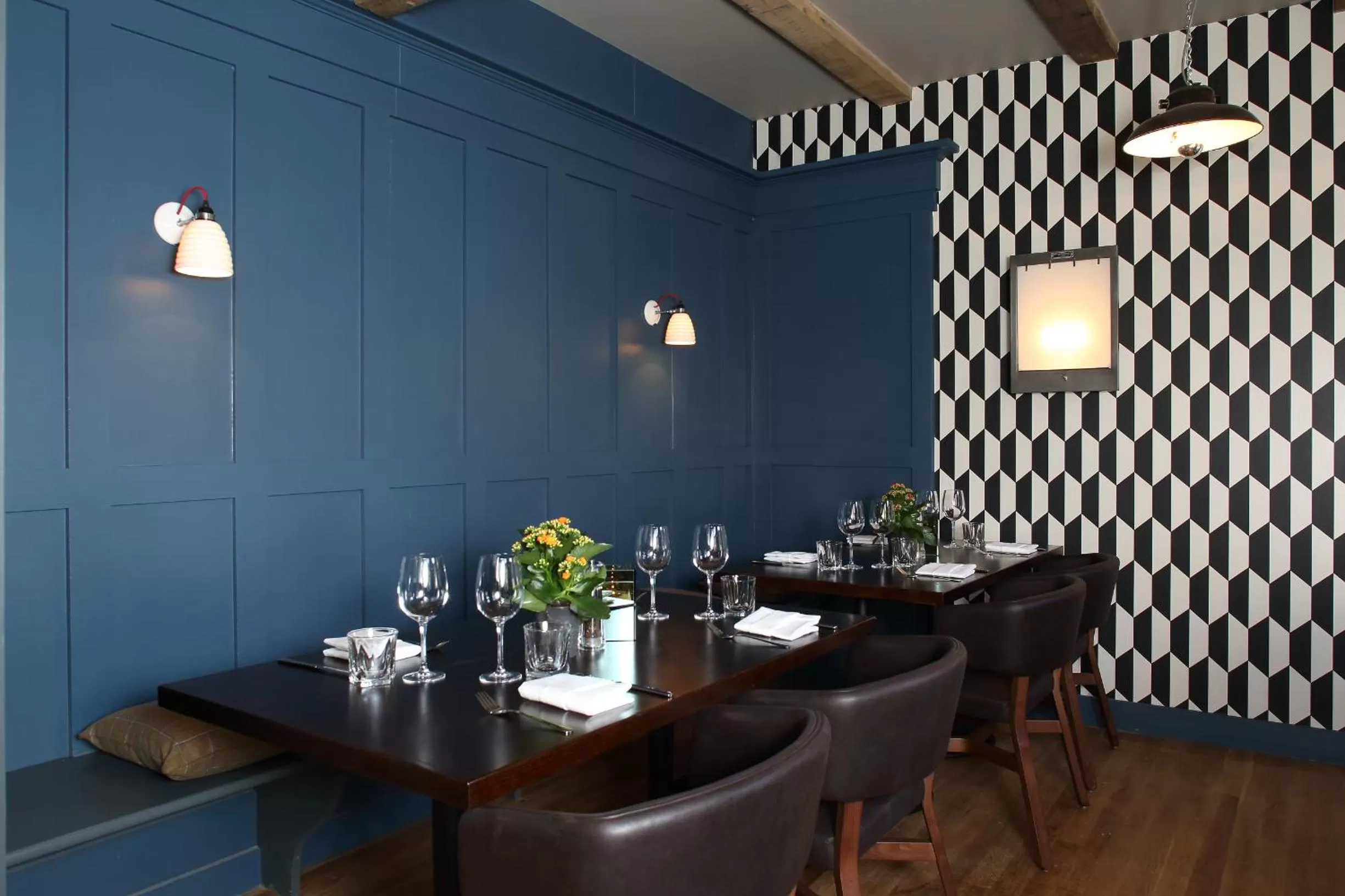 Restaurant/places to eat in The Crown And Thistle, Abingdon