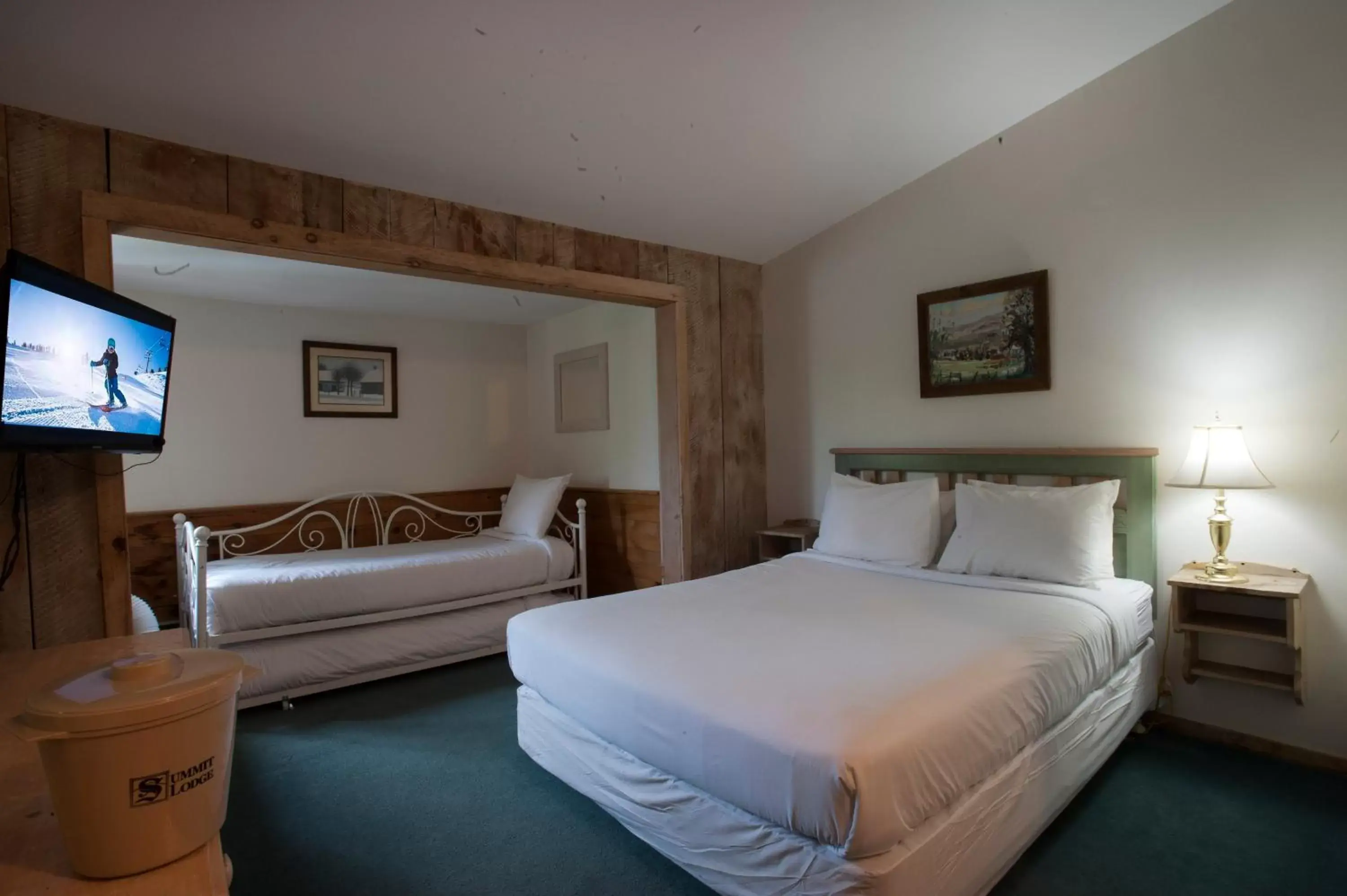 Bed in Summit Lodge