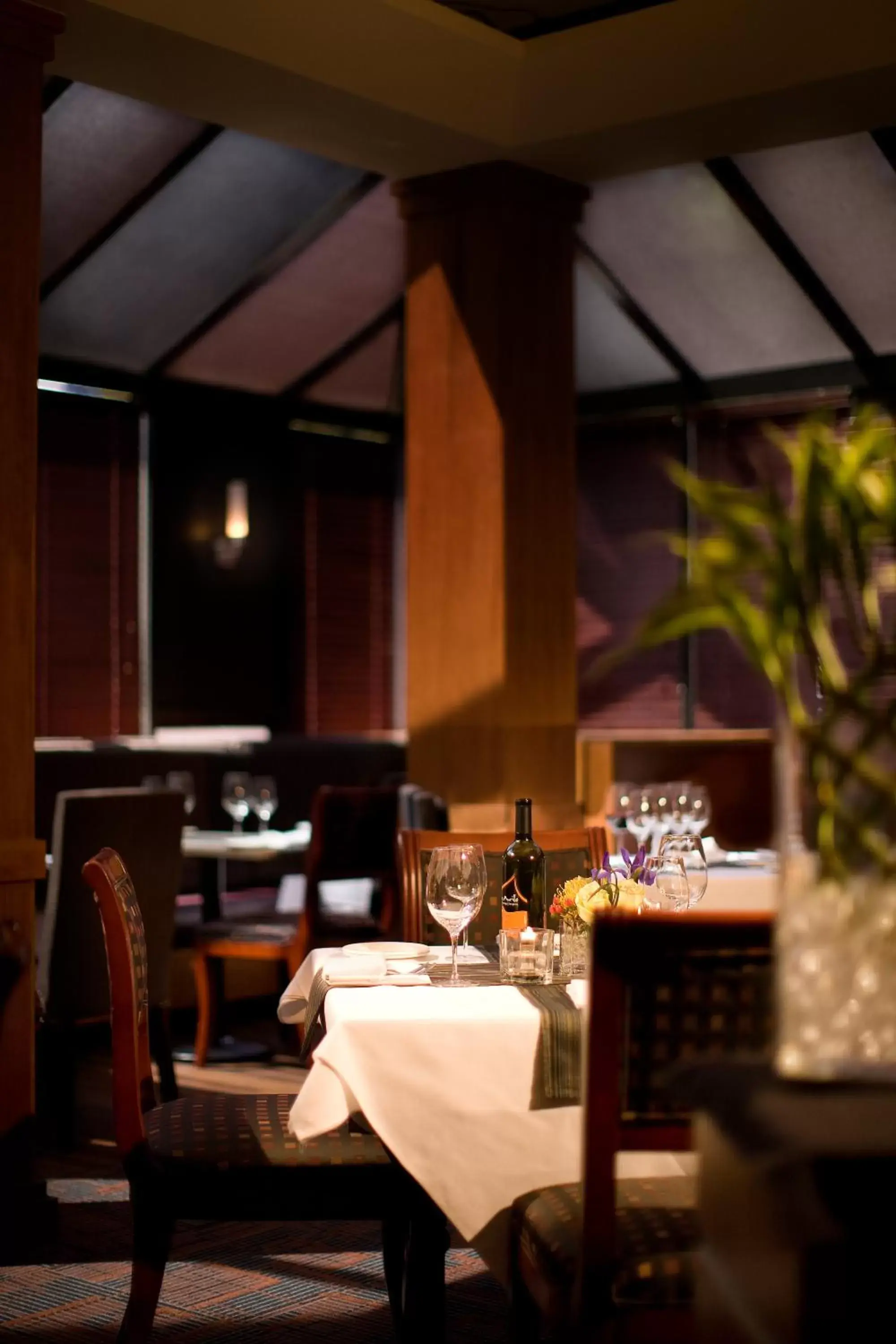 Restaurant/Places to Eat in Executive Hotel Vancouver Airport