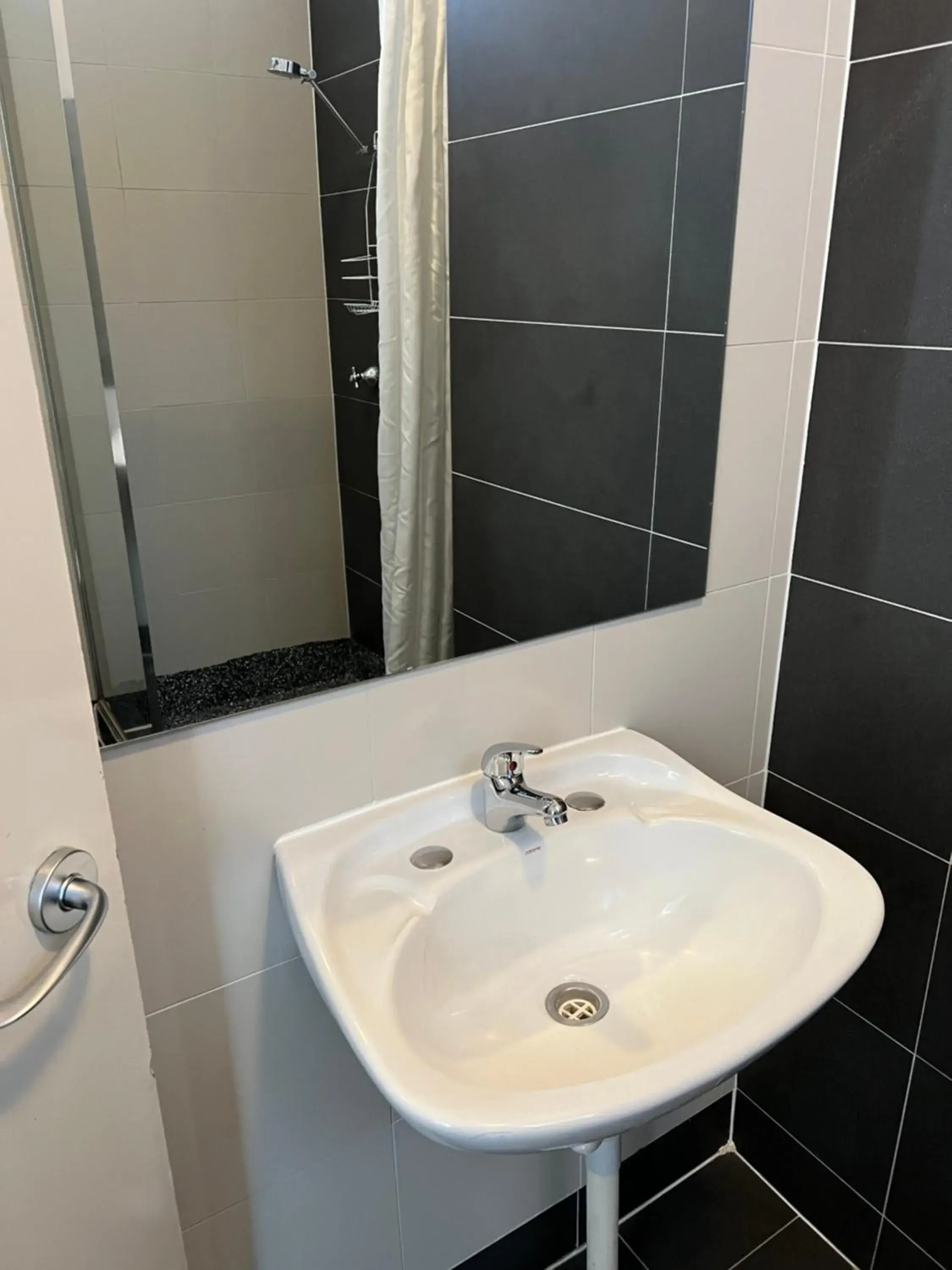 Bathroom in Akara Perth