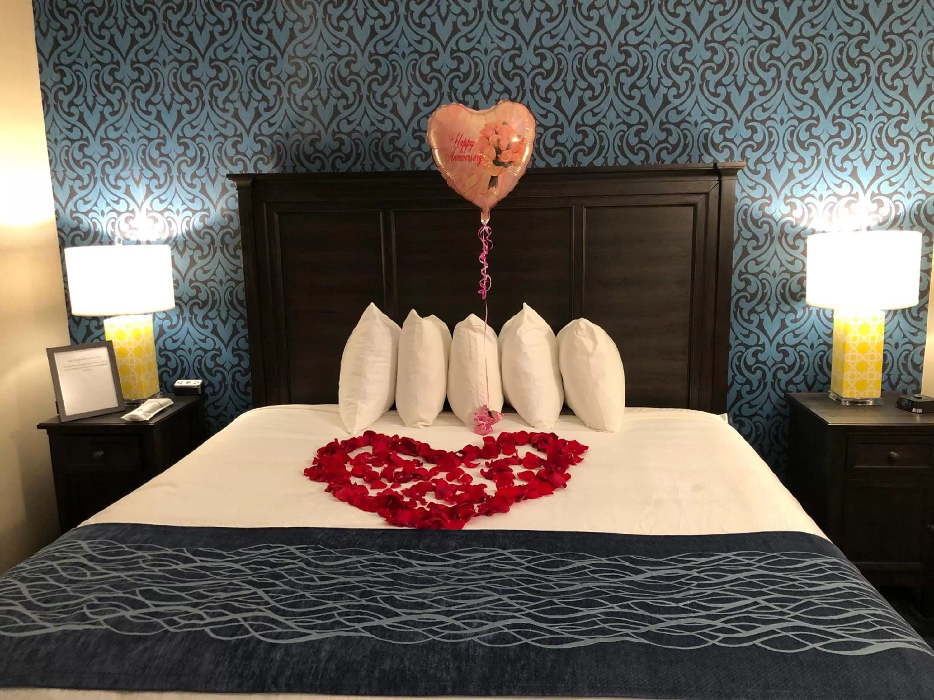 Bed in Riverside inn hannibal