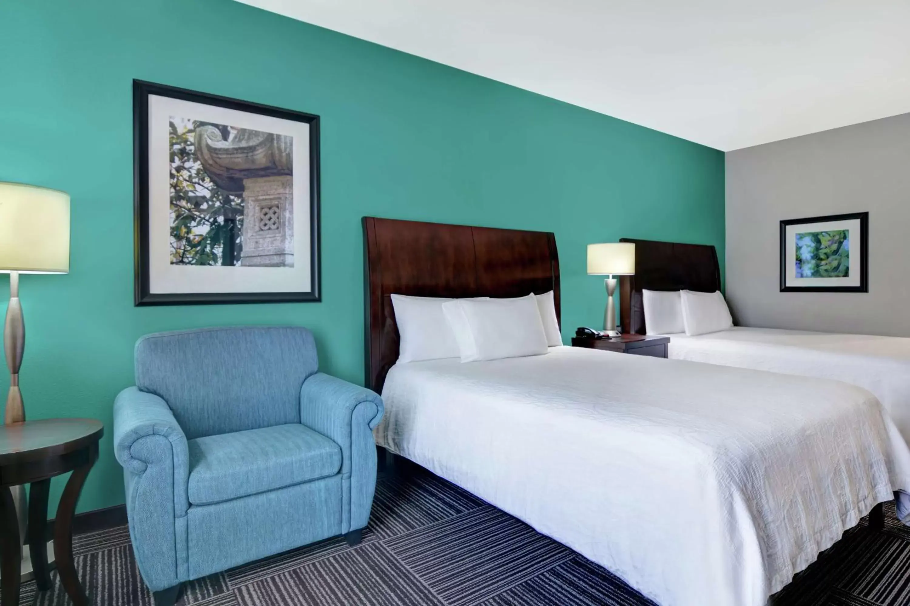 Bed in Hilton Garden Inn and Fayetteville Convention Center