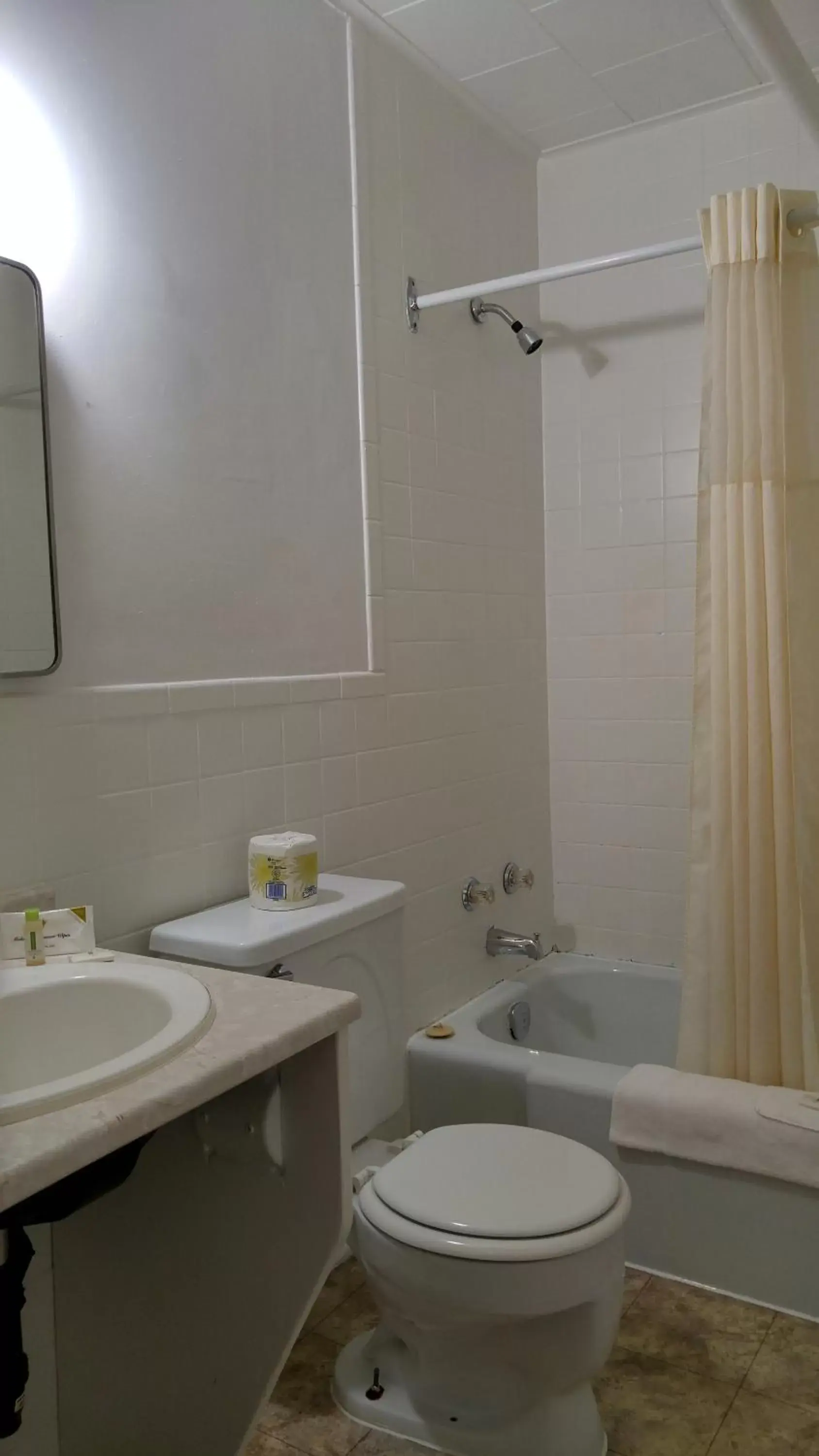 Room with Two Double Beds in Historic Hotel Corner Brook Room with Two Double Beds in Historic Hotel Corner Brook