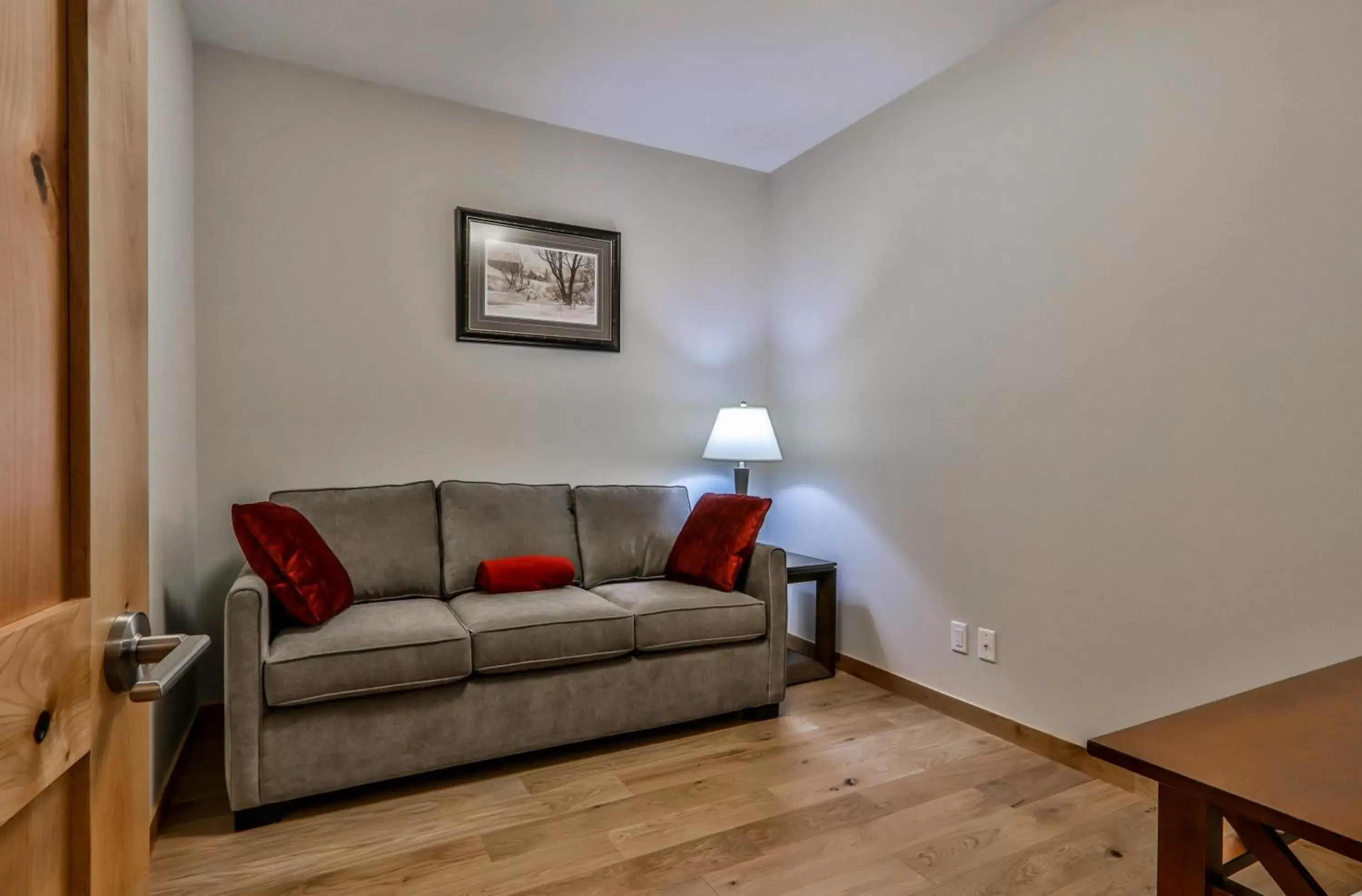 Bedroom, Seating Area in Tamarack Lodge by Spring Creek Vacations