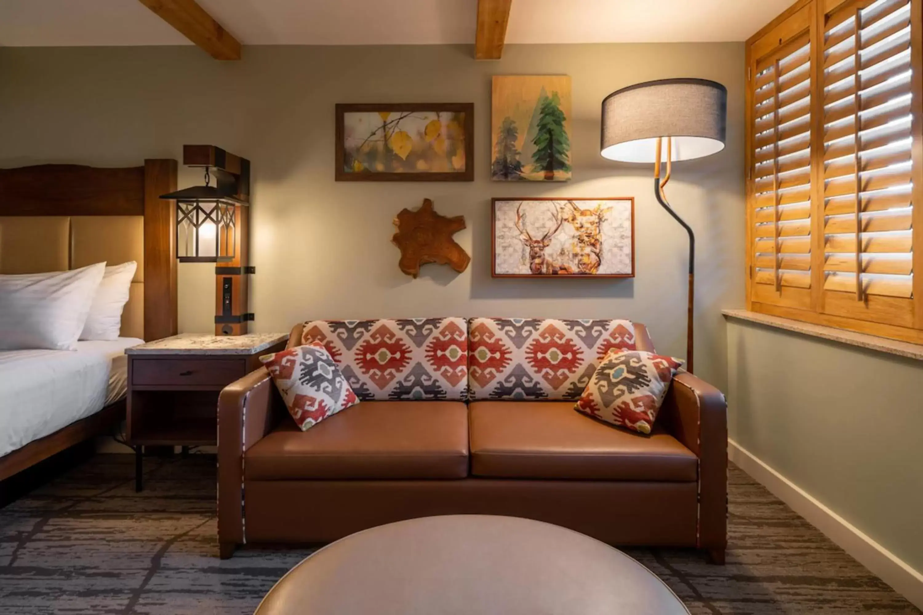 Bedroom, Seating Area in High Peaks Resort