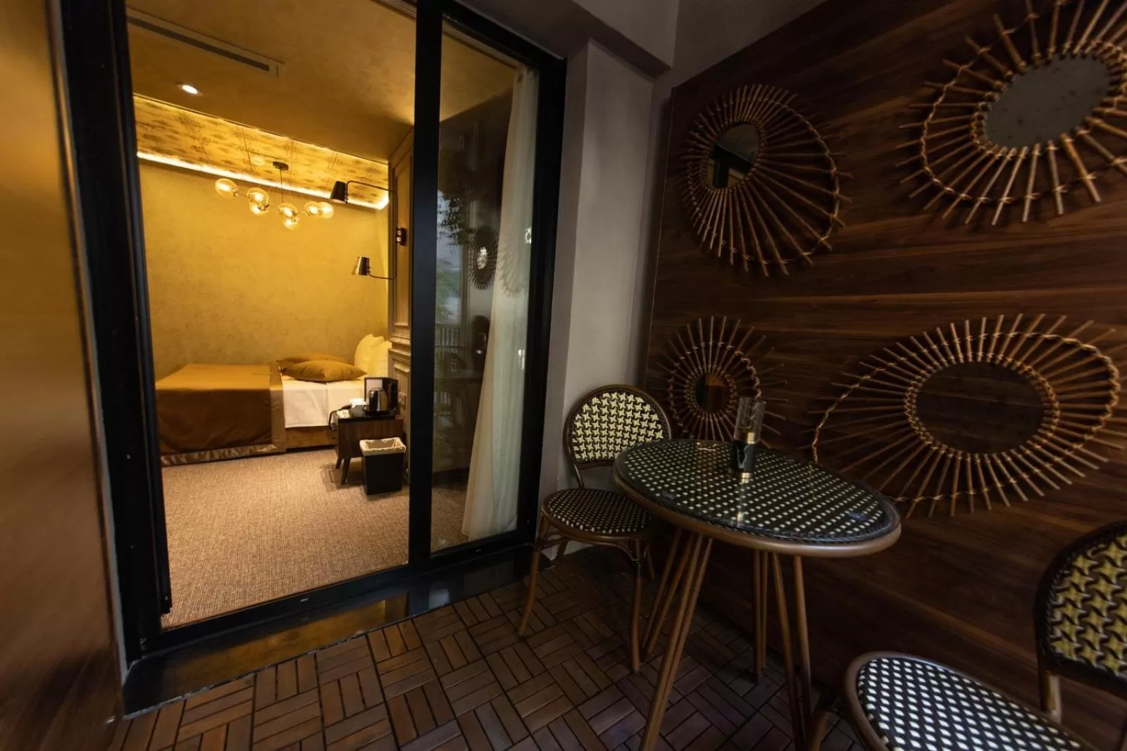 Balcony/Terrace, Bed in Tonight Hotel Port