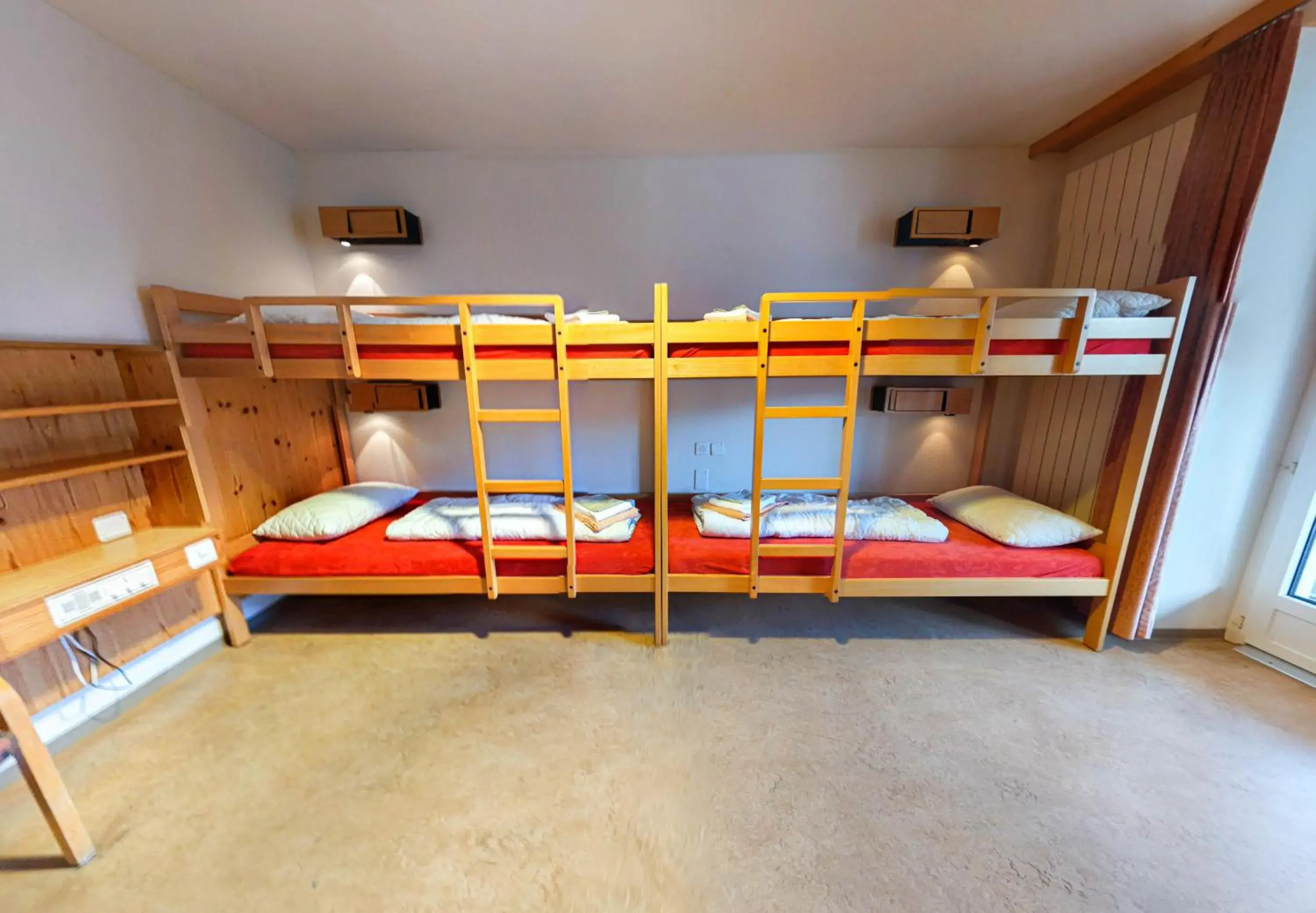 Photo of the whole room, Bunk Bed in Davos Youth Hostel