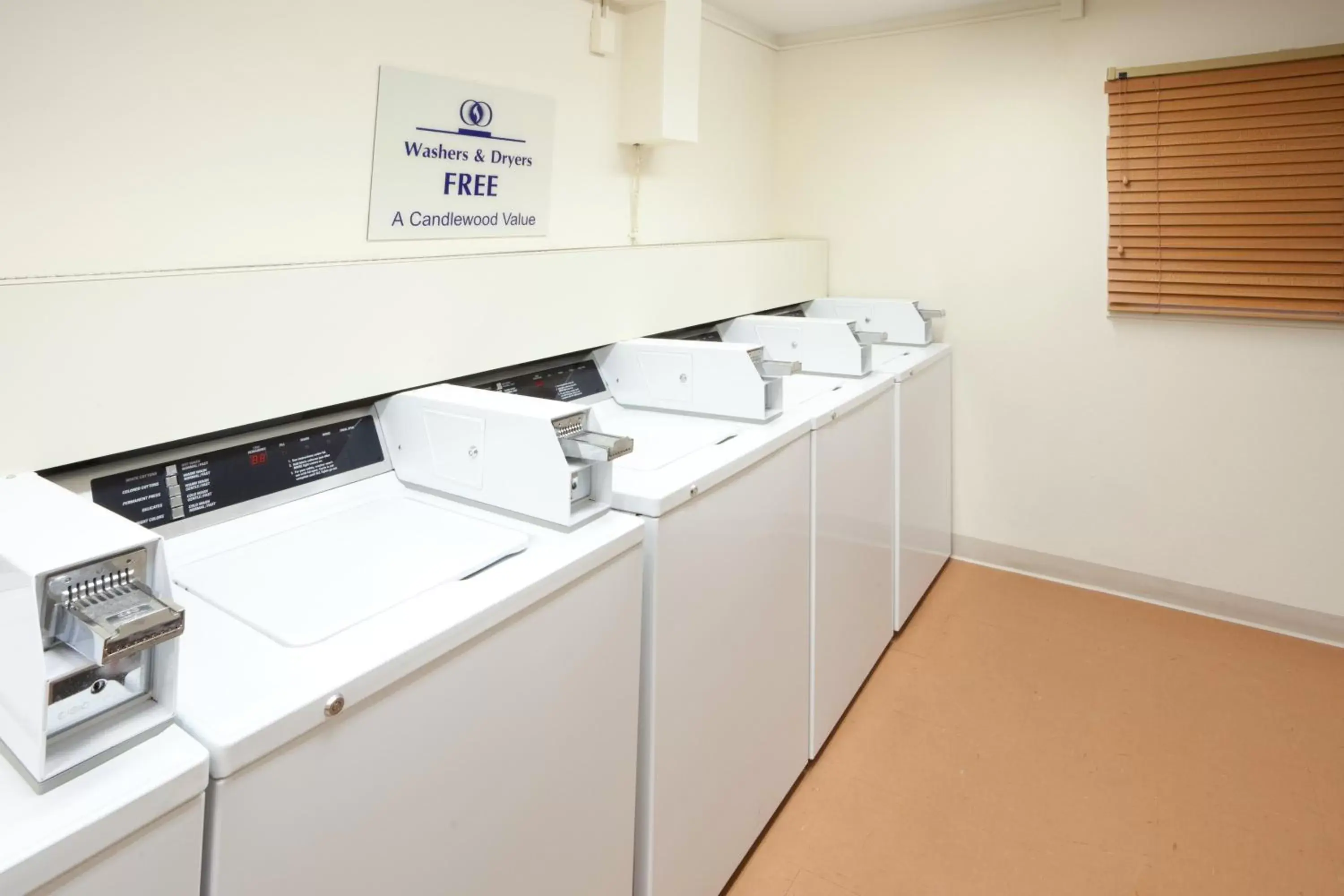 Other, Kitchen/Kitchenette in Candlewood Suites Sterling, an IHG Hotel