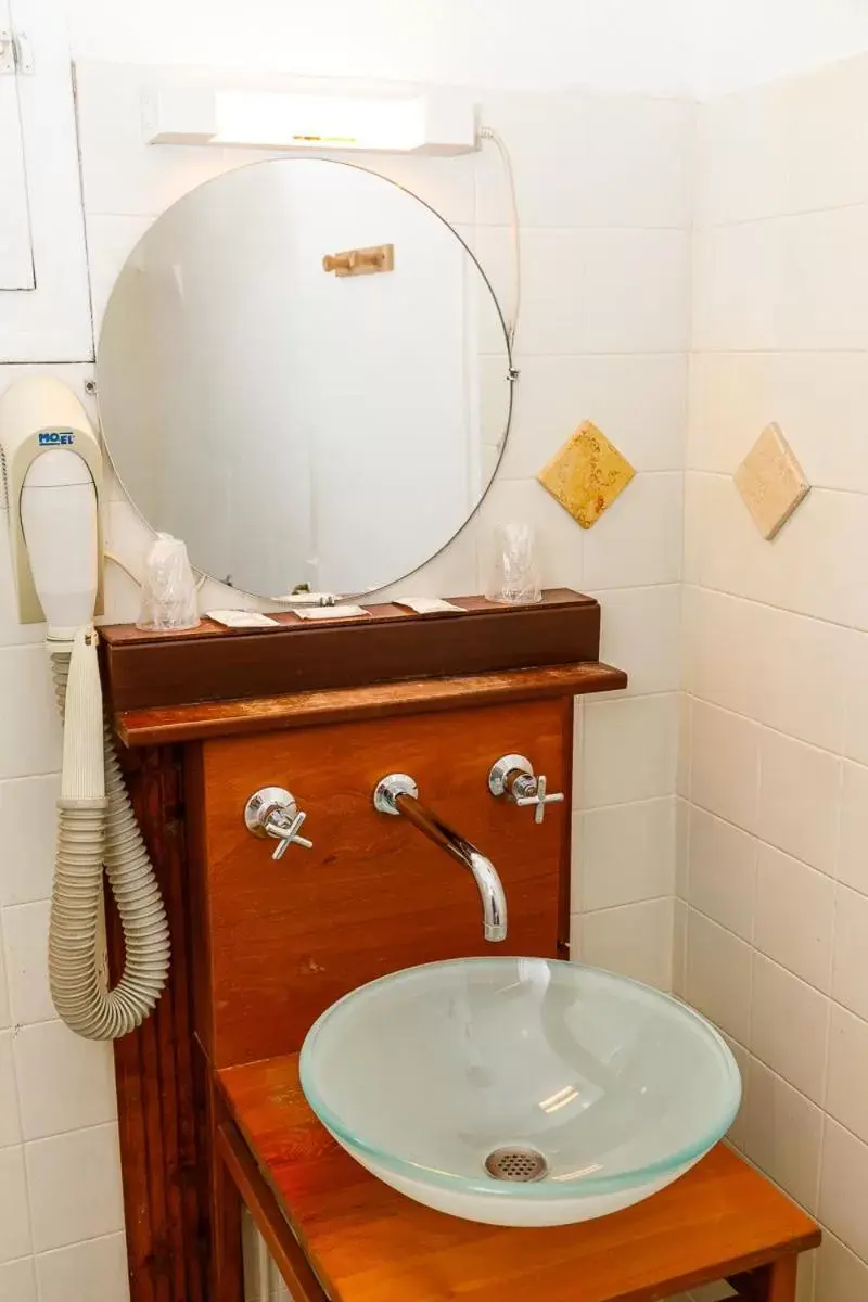 Bathroom in Hôtel Les Liserons de Mougins