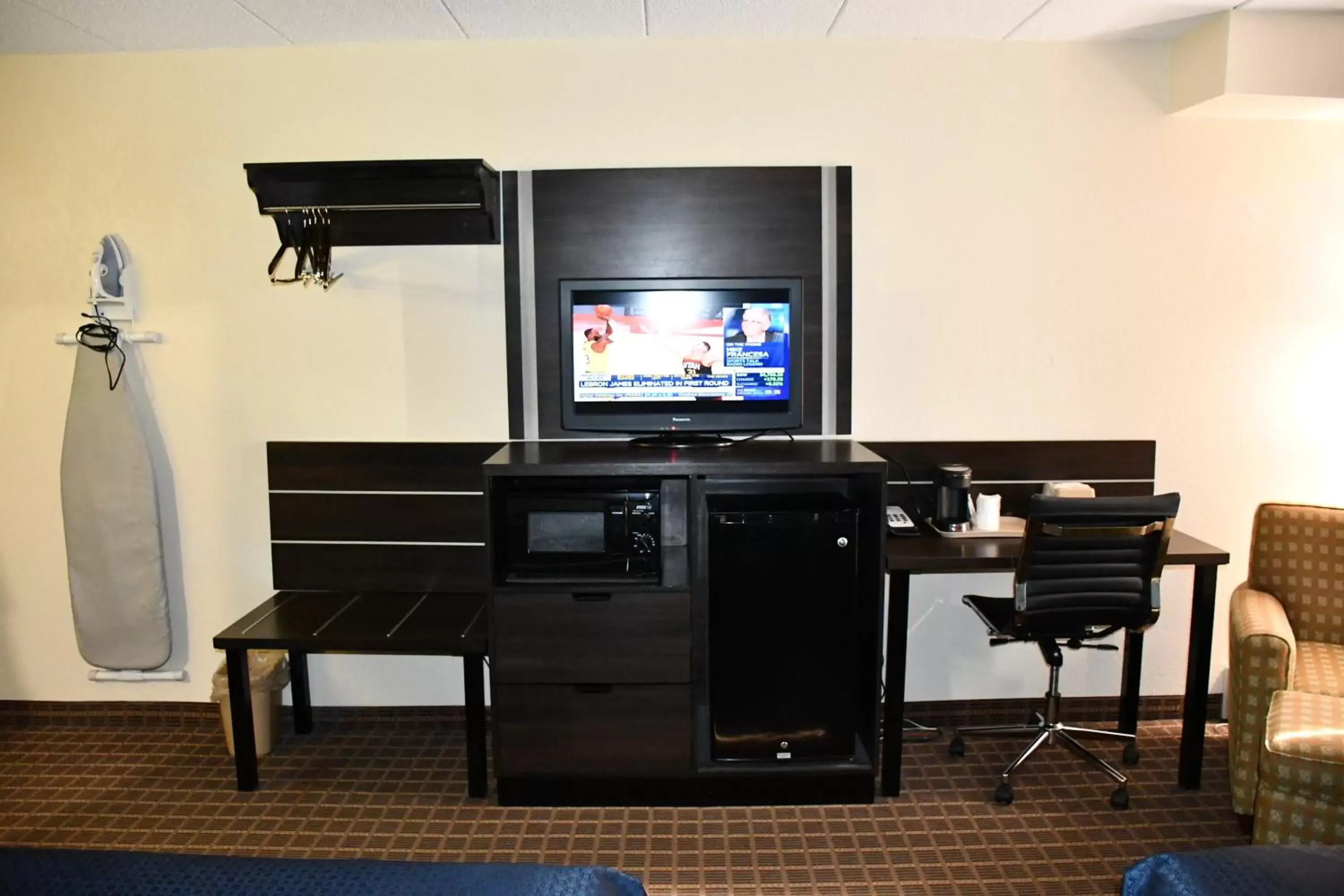 TV/Entertainment Center in Stillwater Inn & Suites