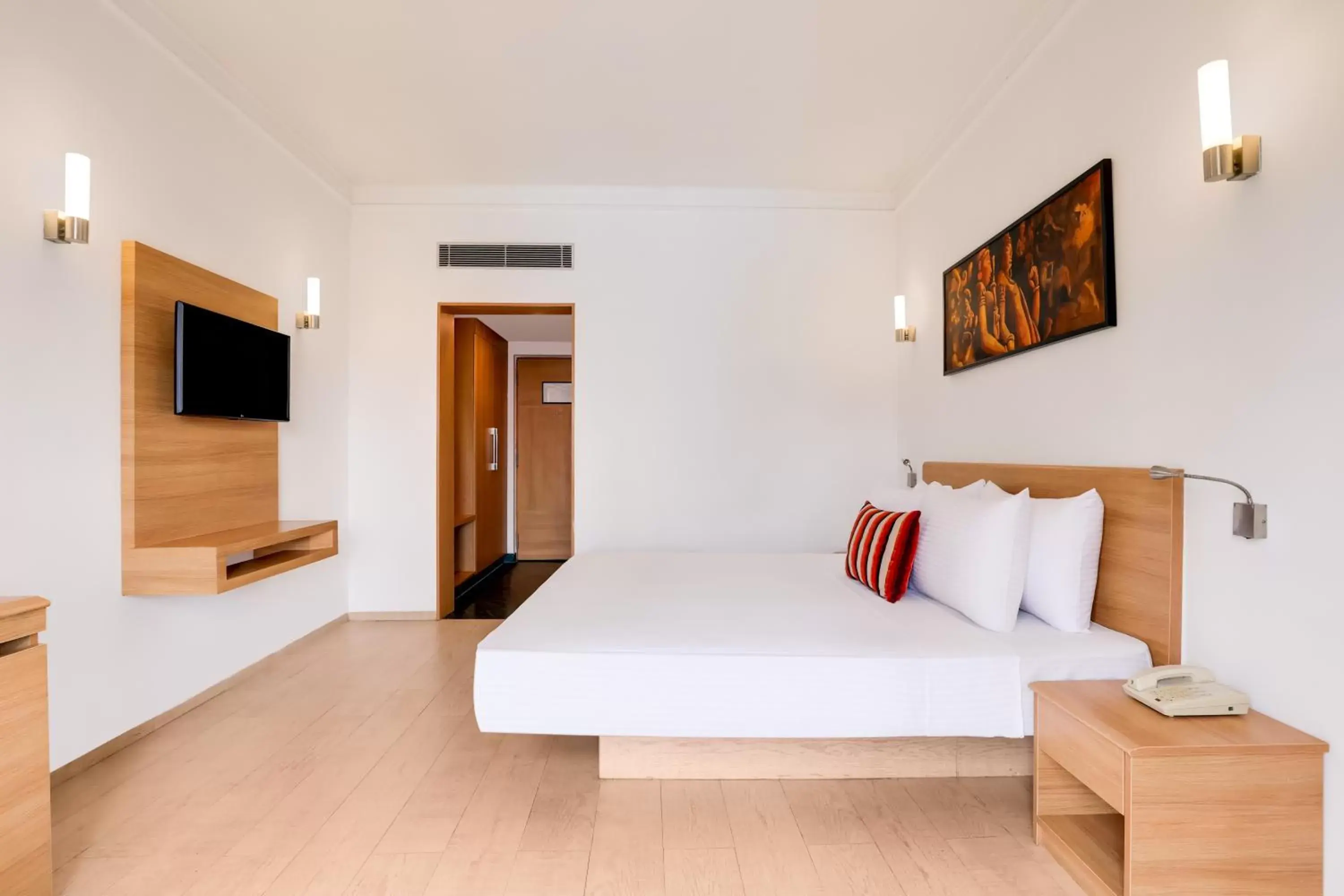 Bedroom, Bed in Lemon Tree Hotel, Aurangabad Bedroom, Bed in Lemon Tree Hotel, Aurangabad