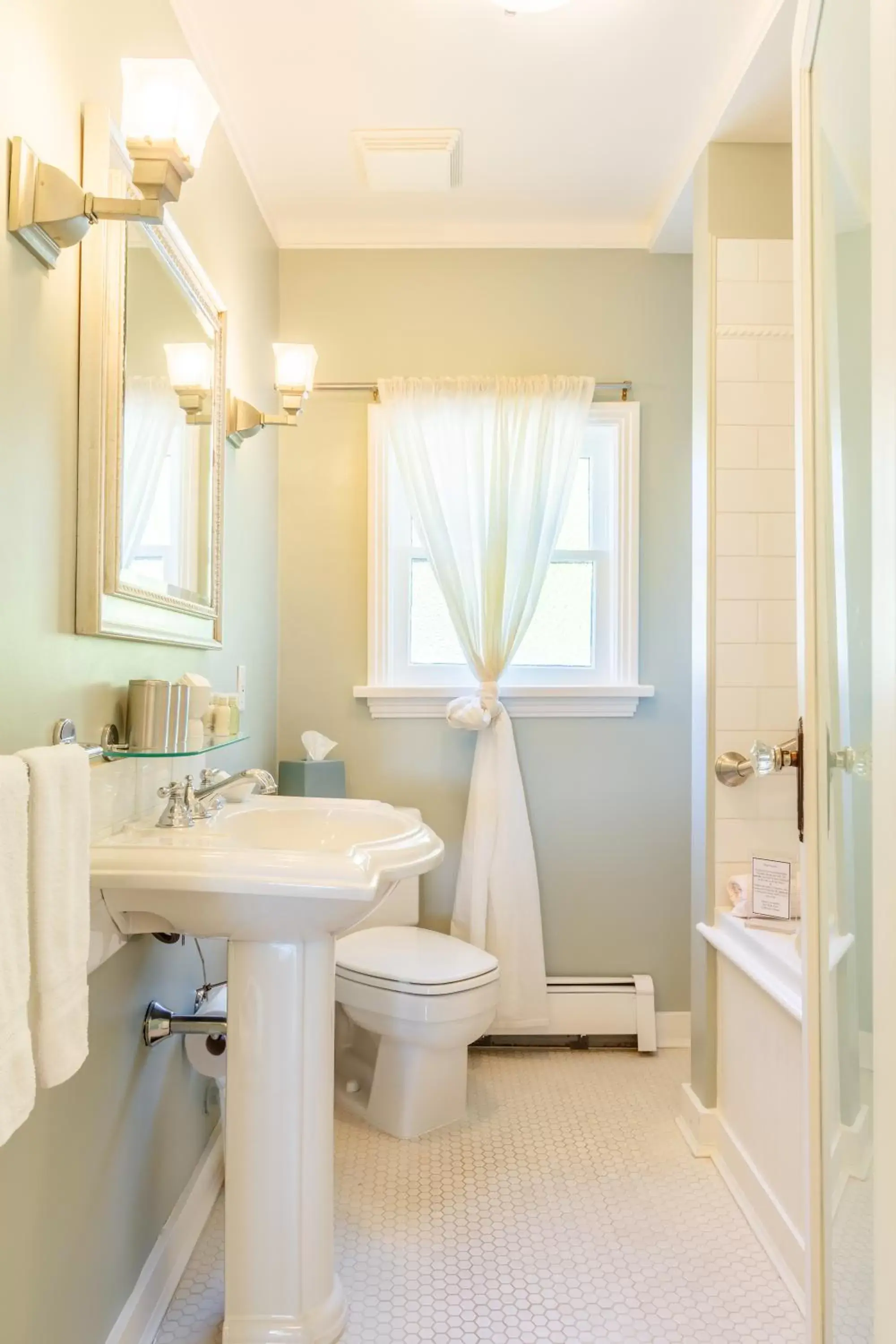 Bathroom in Fairholme Manor Inn