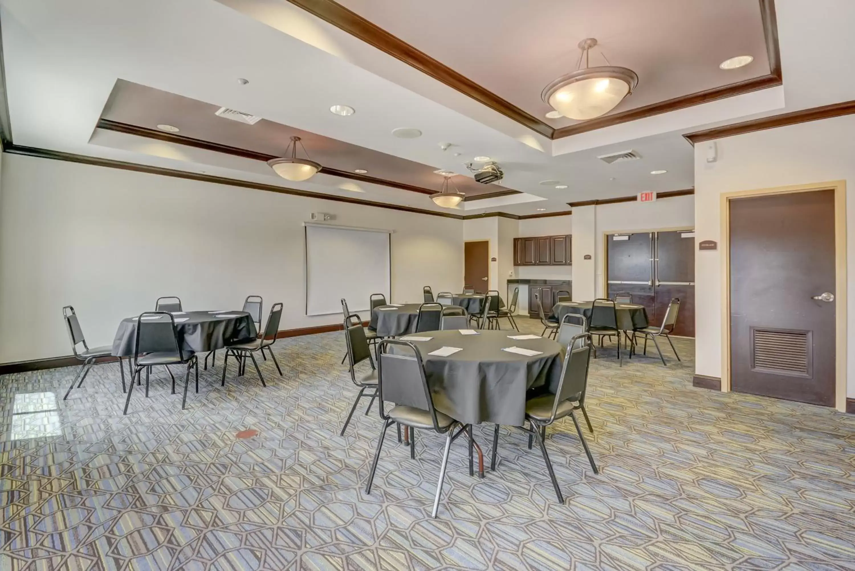 Meeting/conference room in Holiday Inn Express Hotel & Suites Tampa-USF-Busch Gardens, an IHG Hotel