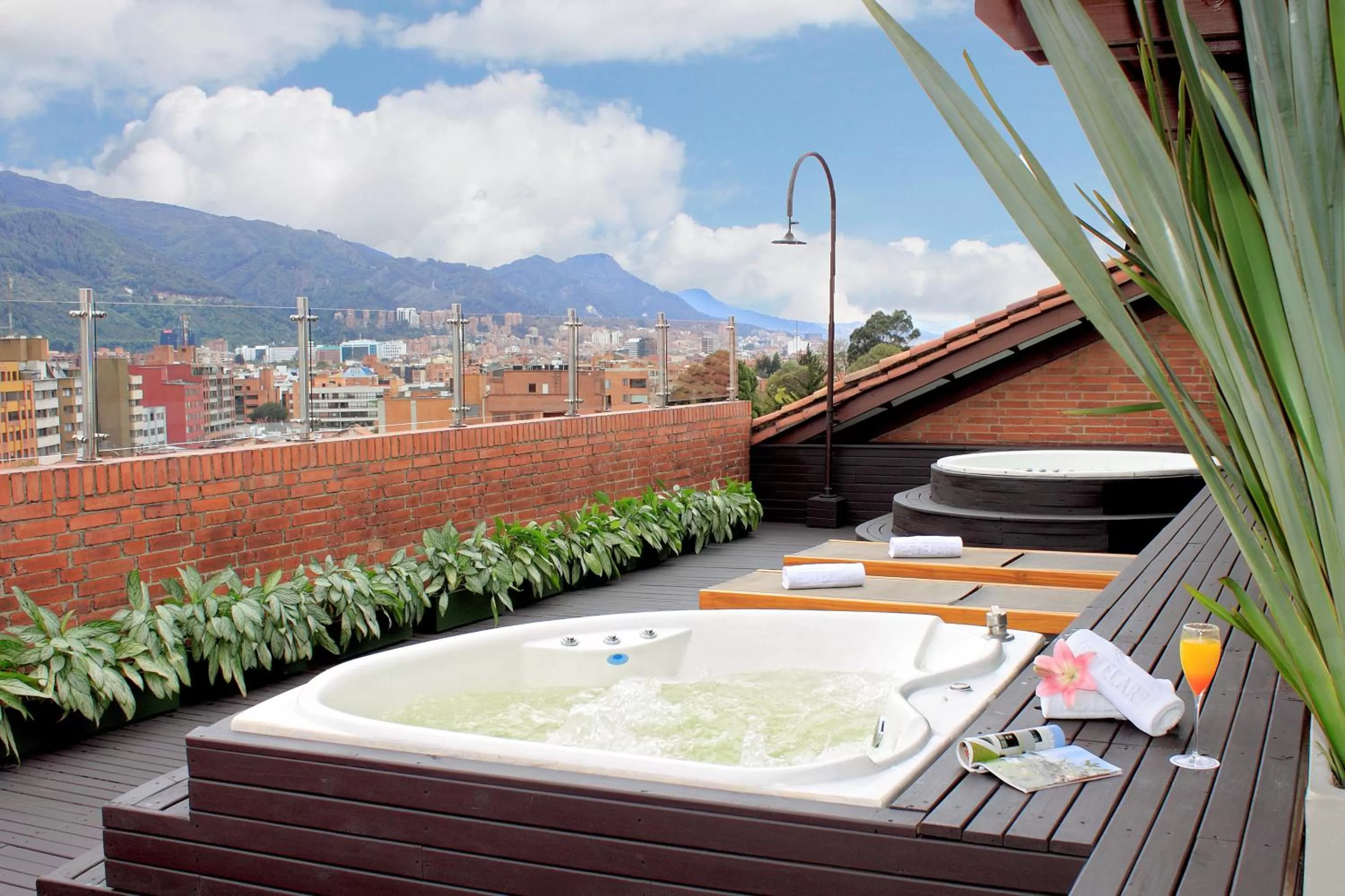 Hot Spring Bath in Estelar Apartamentos Bogotá - La Fontana