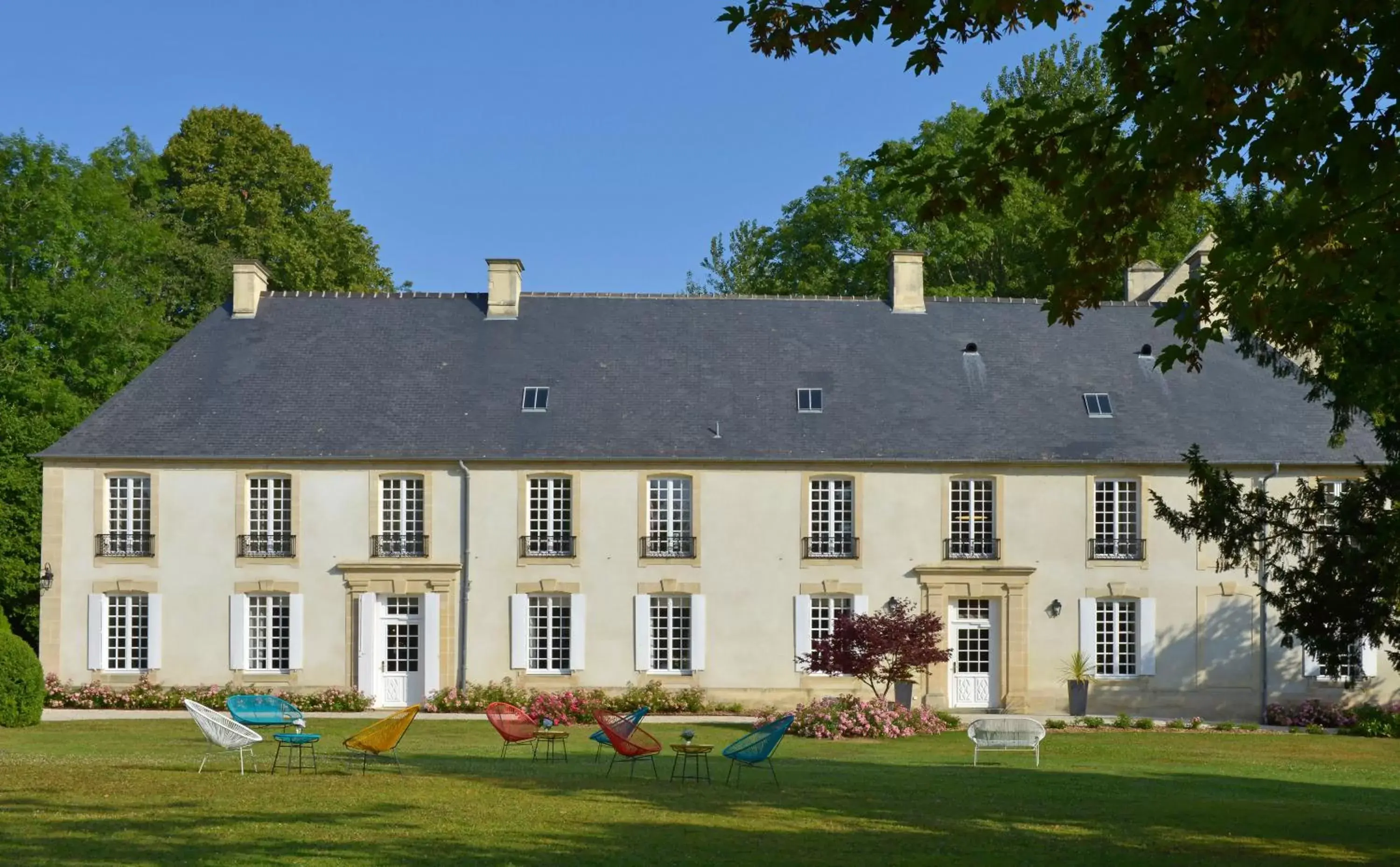 Property Building in Château Saint Gilles