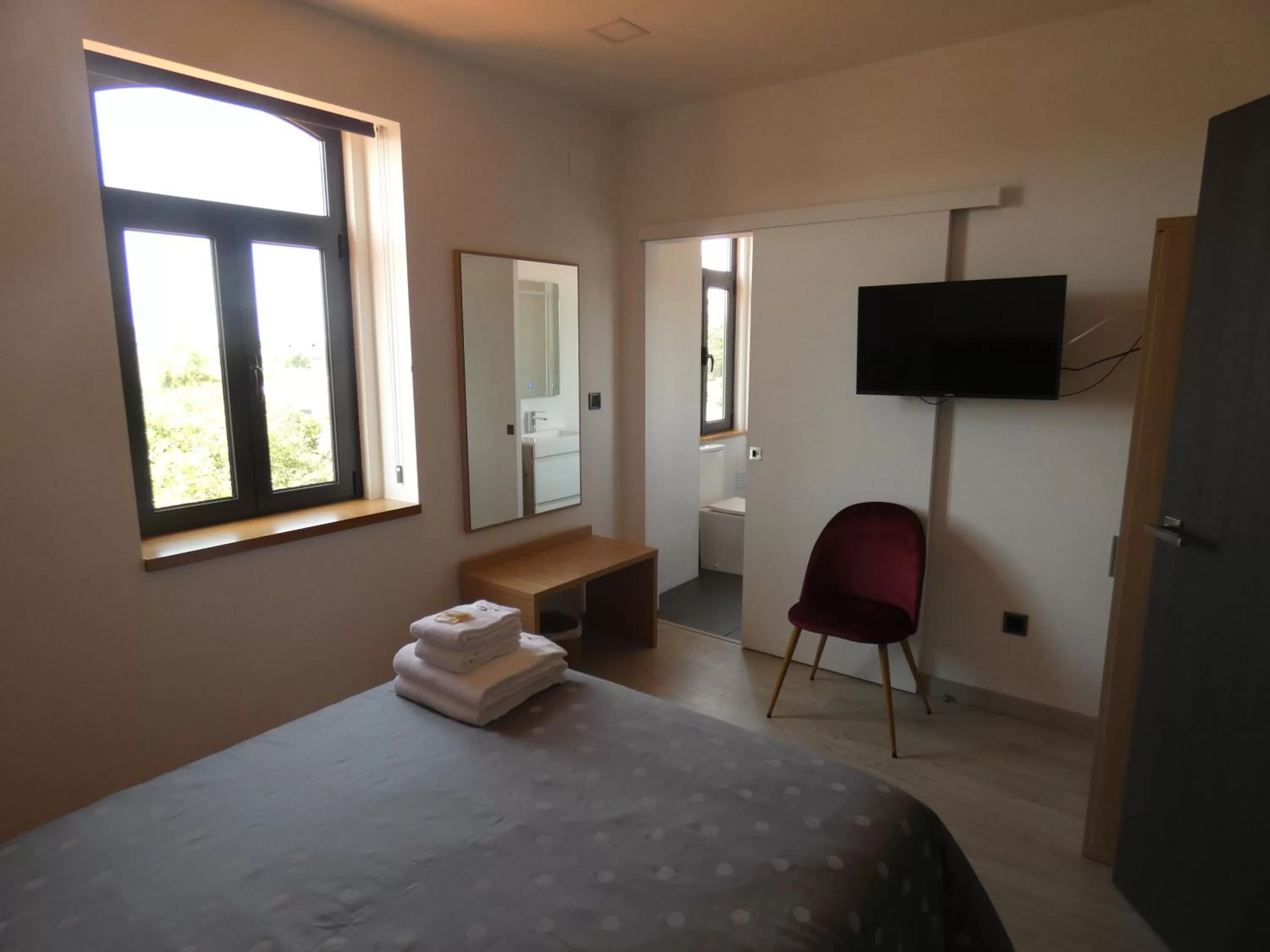 Bedroom, TV/Entertainment Center in Pinhal Litoral