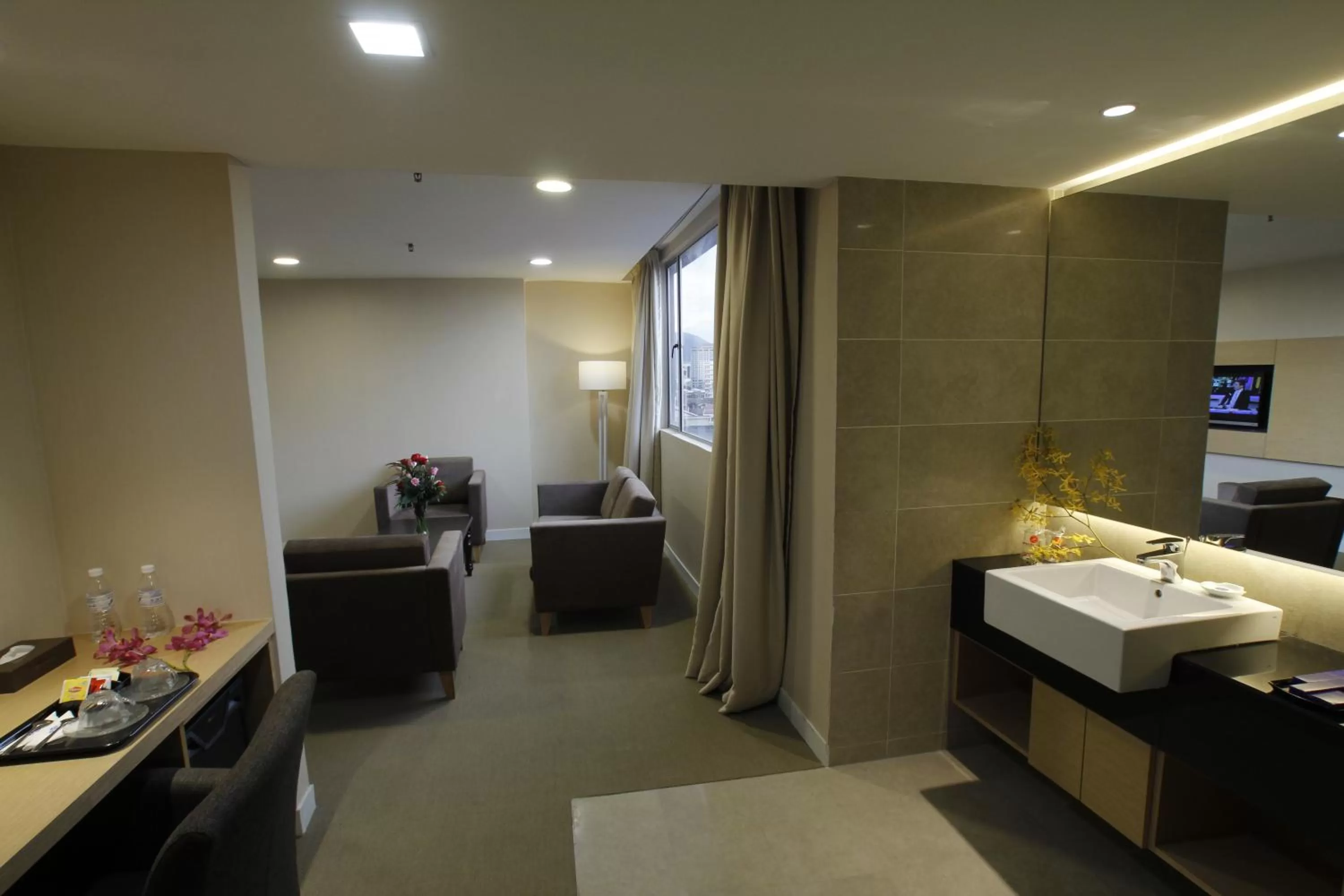 Photo of the whole room in Hotel Excelsior Ipoh